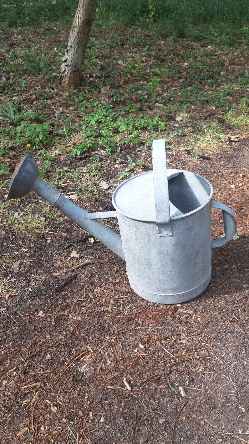 zinc watering can