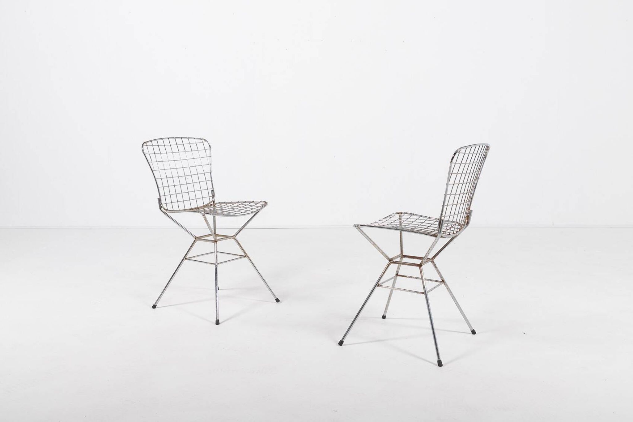 Paire de chaises vintage en fil d'acier de design architectural italien des années 1970