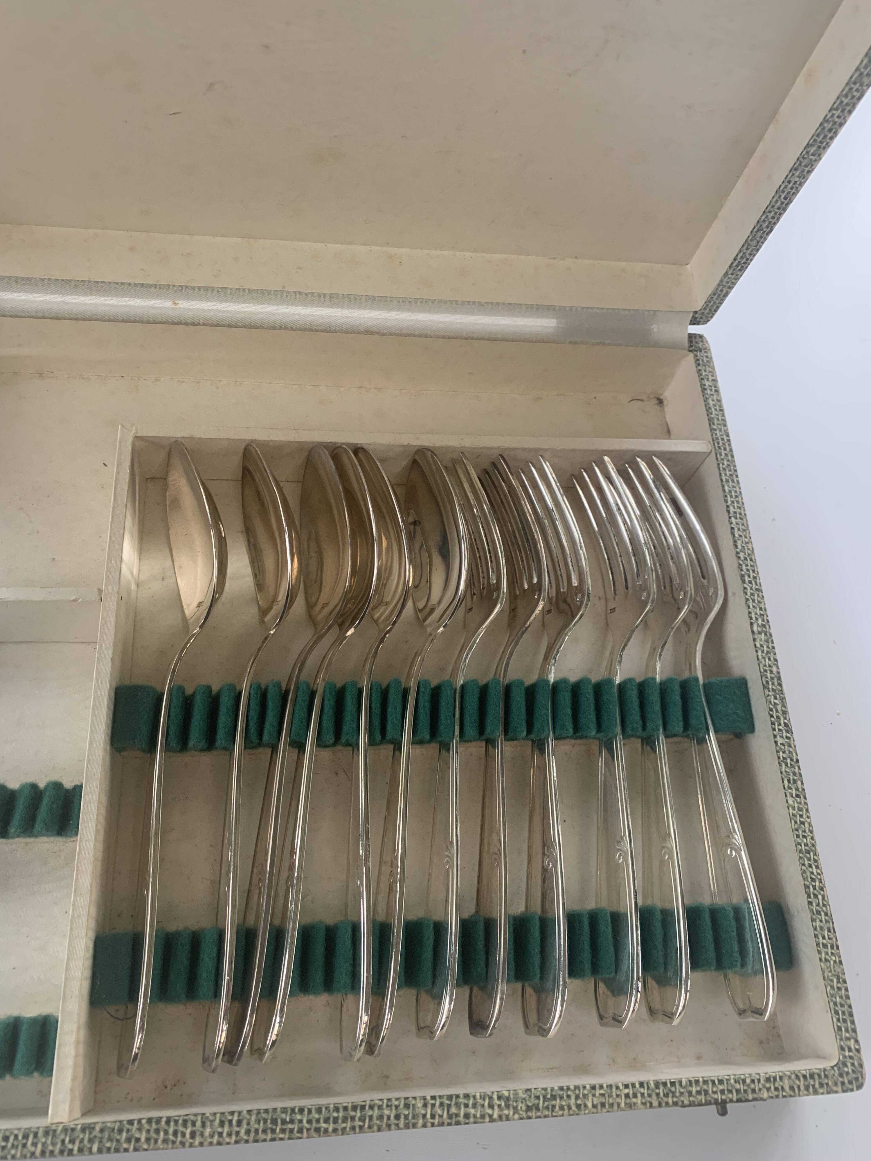 Set of 12 cutlery, 6 soup spoons and 6 forks in silver-plated metal, hallmark 84 and hallmark