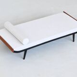 Dick Cordemeijer Cleopatra daybed white fabric Auping Netherlands 1954