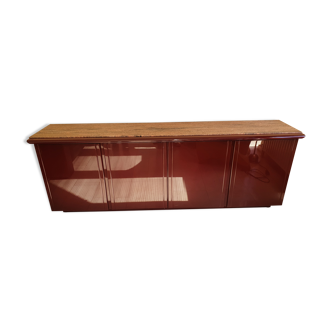 Burgundy marble buffet