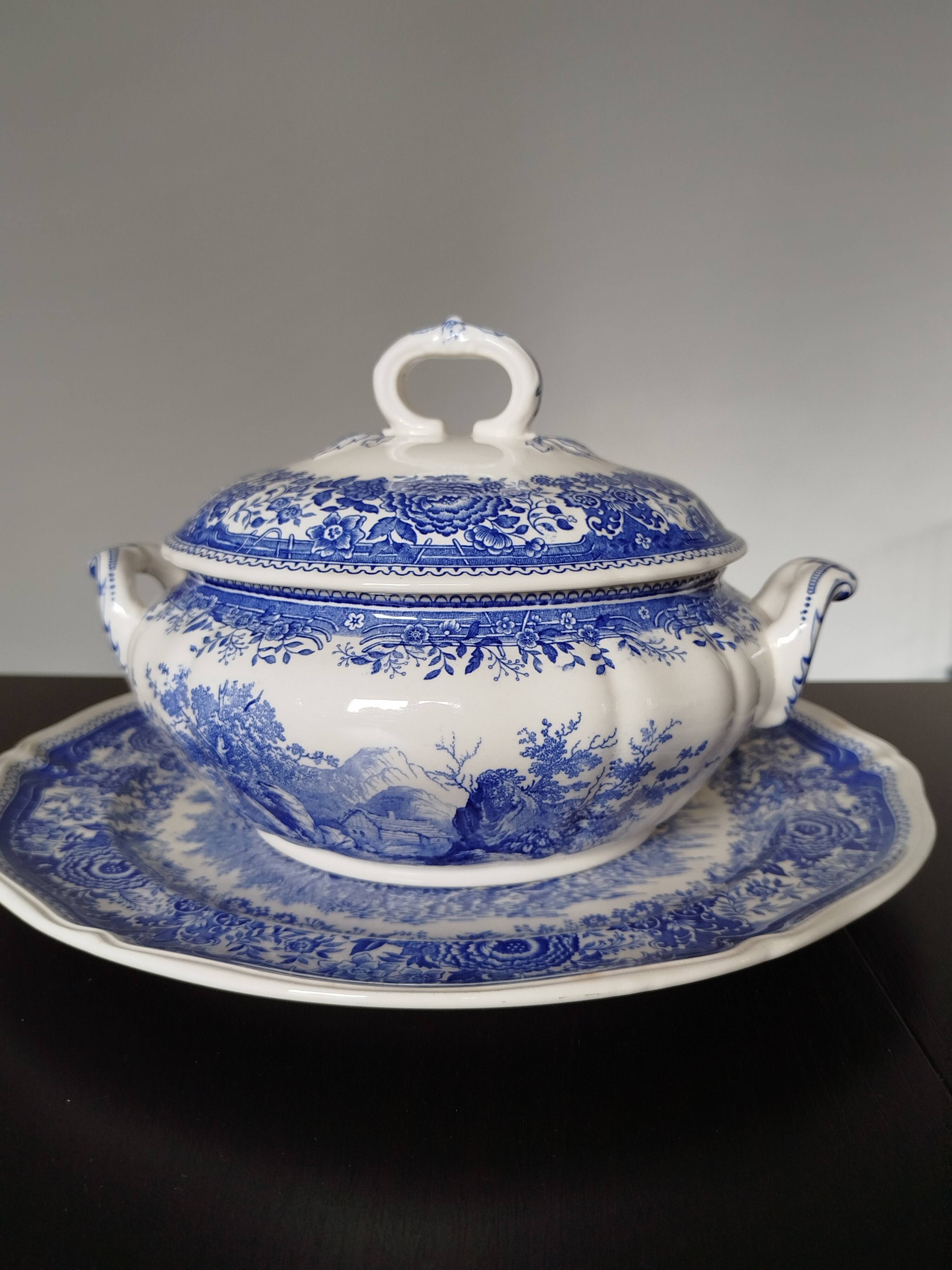 Soup tureen and dish Villeroy & Boch porcelain Burgenland edition