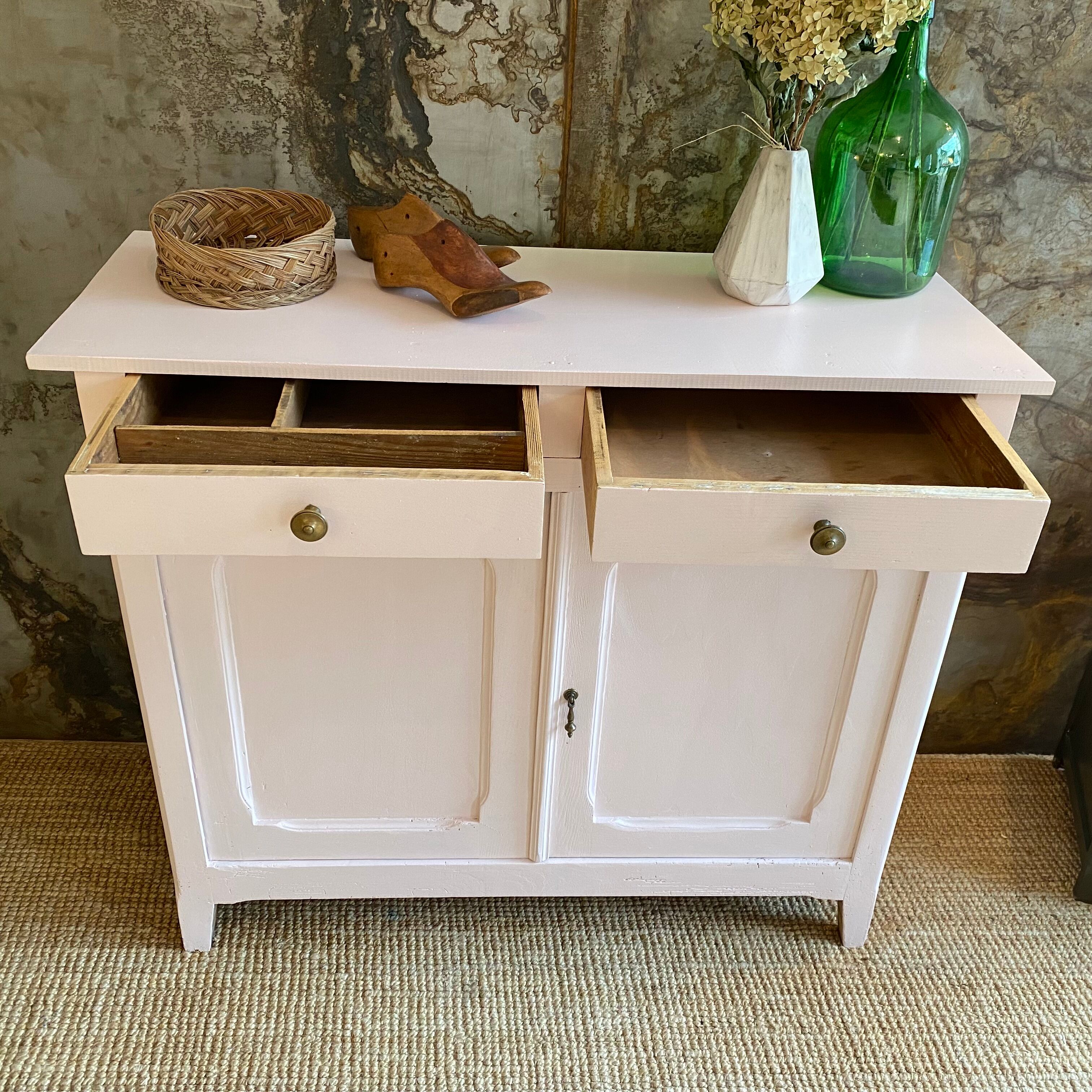 Powder pink Parisian buffet