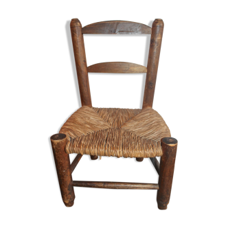 Ancien chaise paillée en bois chevillé