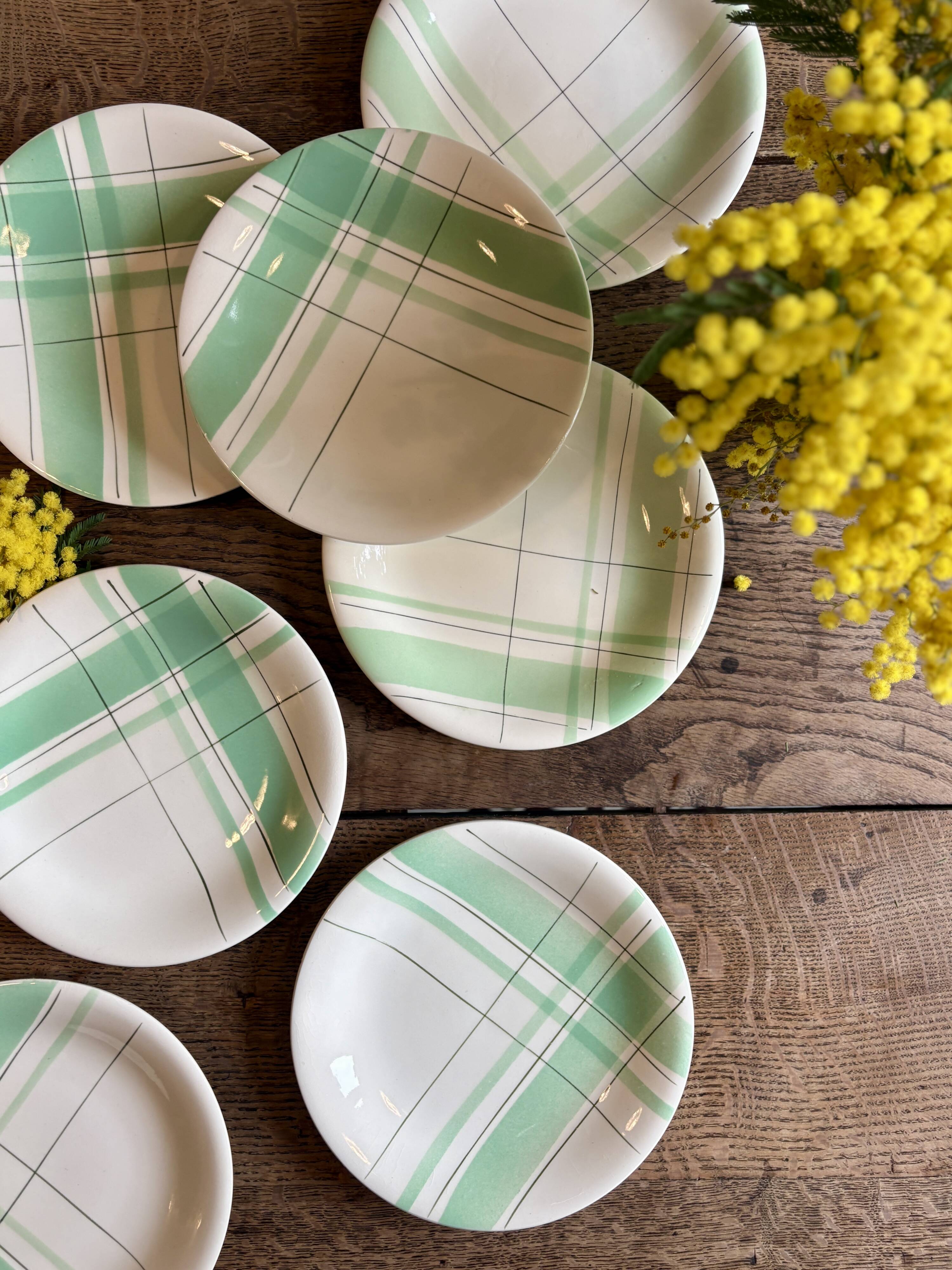 Set of 7 vintage dessert plates, Montréal green model by Salins.