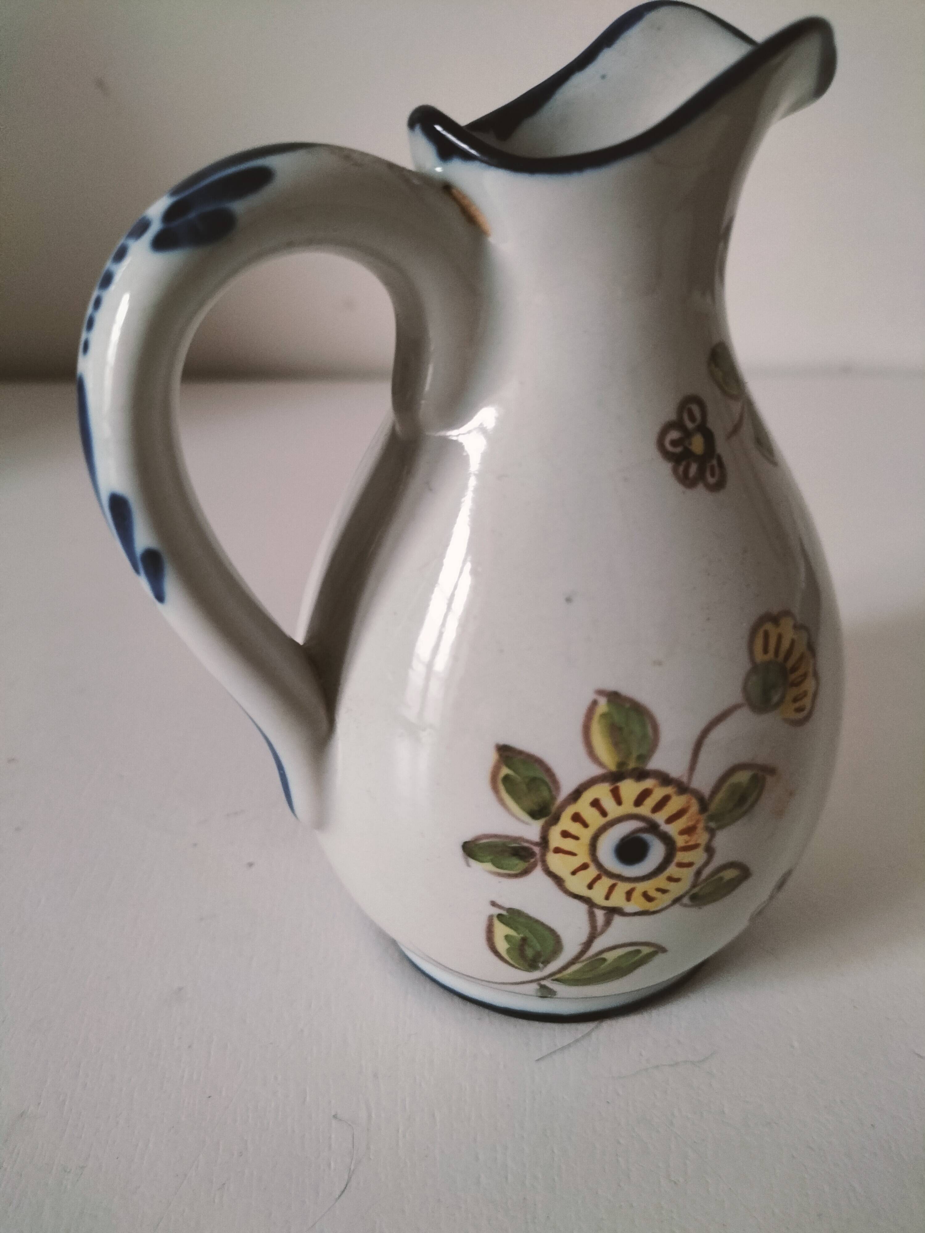 Small Malicorne pitcher with hand-painted floral decoration