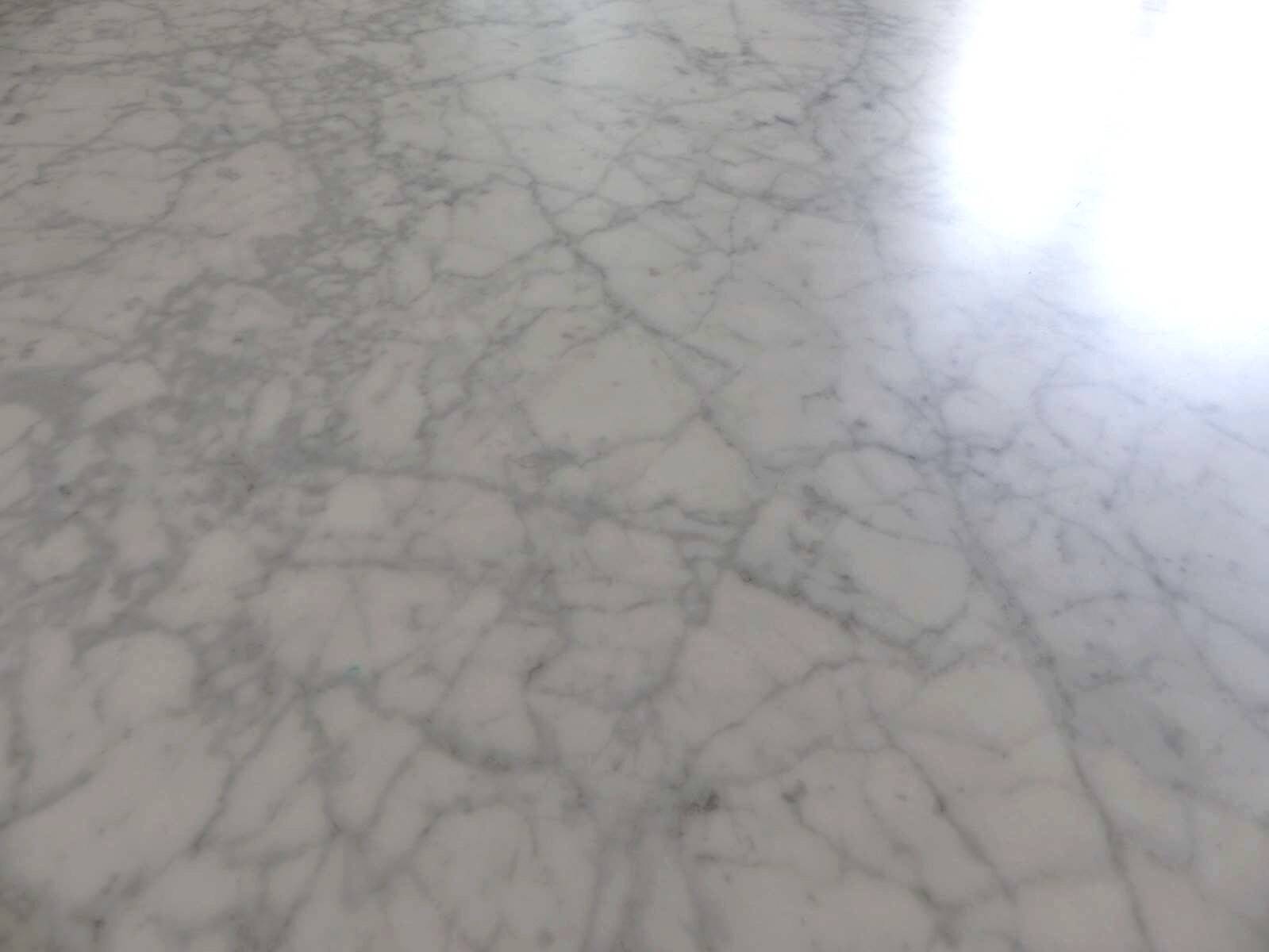 Saarinen Dining Table - Oval Statuarietto Marble KNOLL Eero Saarinen