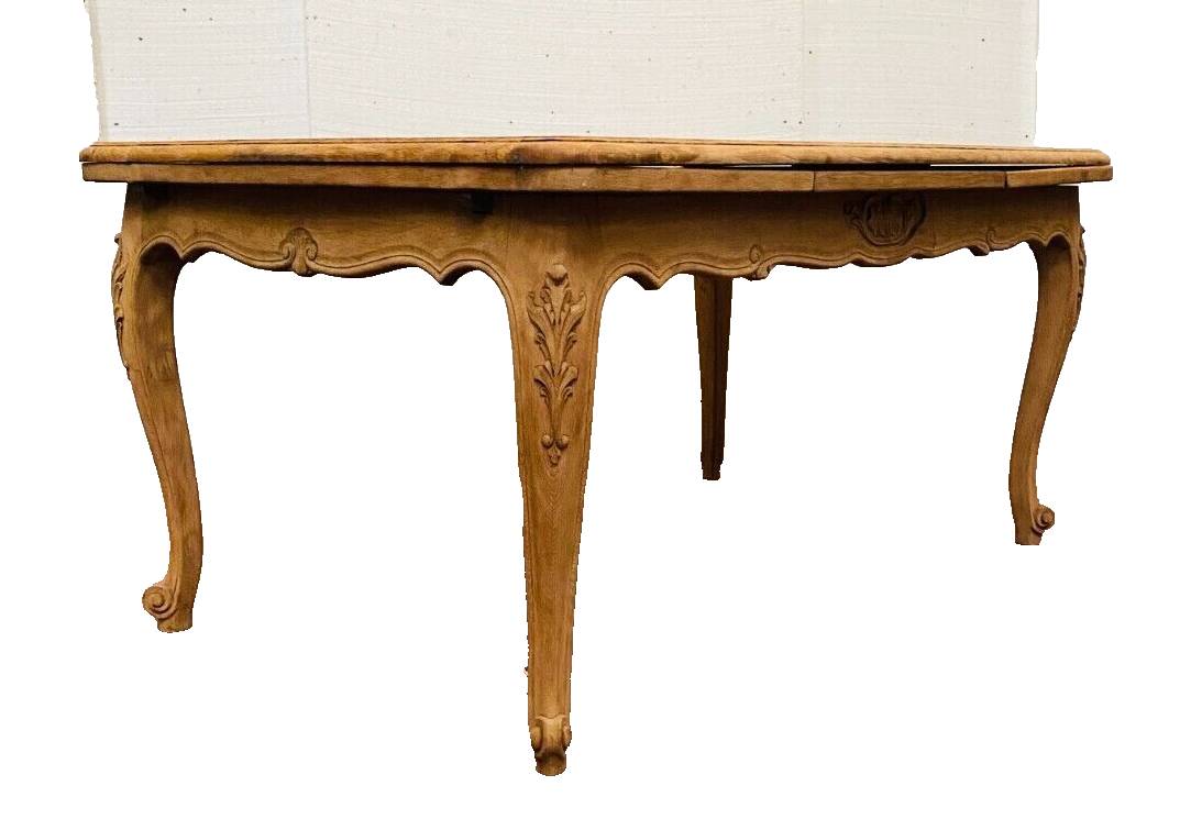 Regency style dining table in veneer and solid oak 20th century