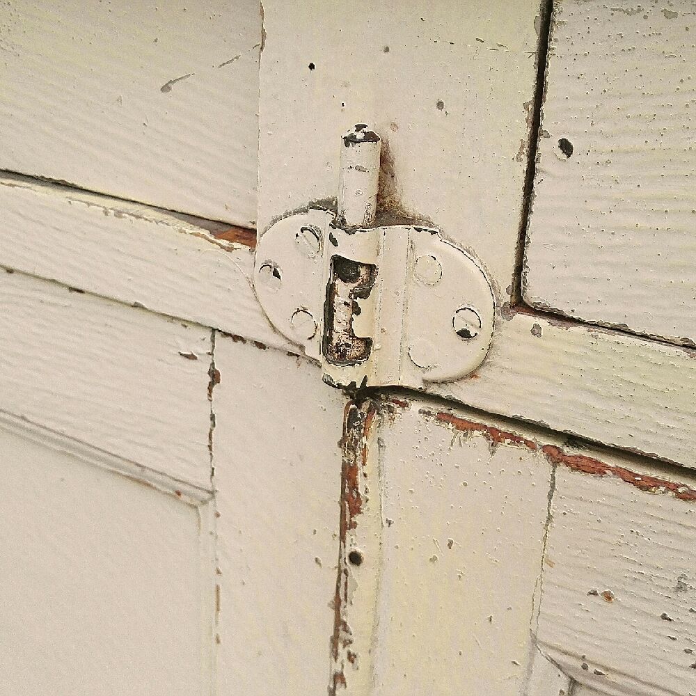 Parisian log furniture vintage kitchen