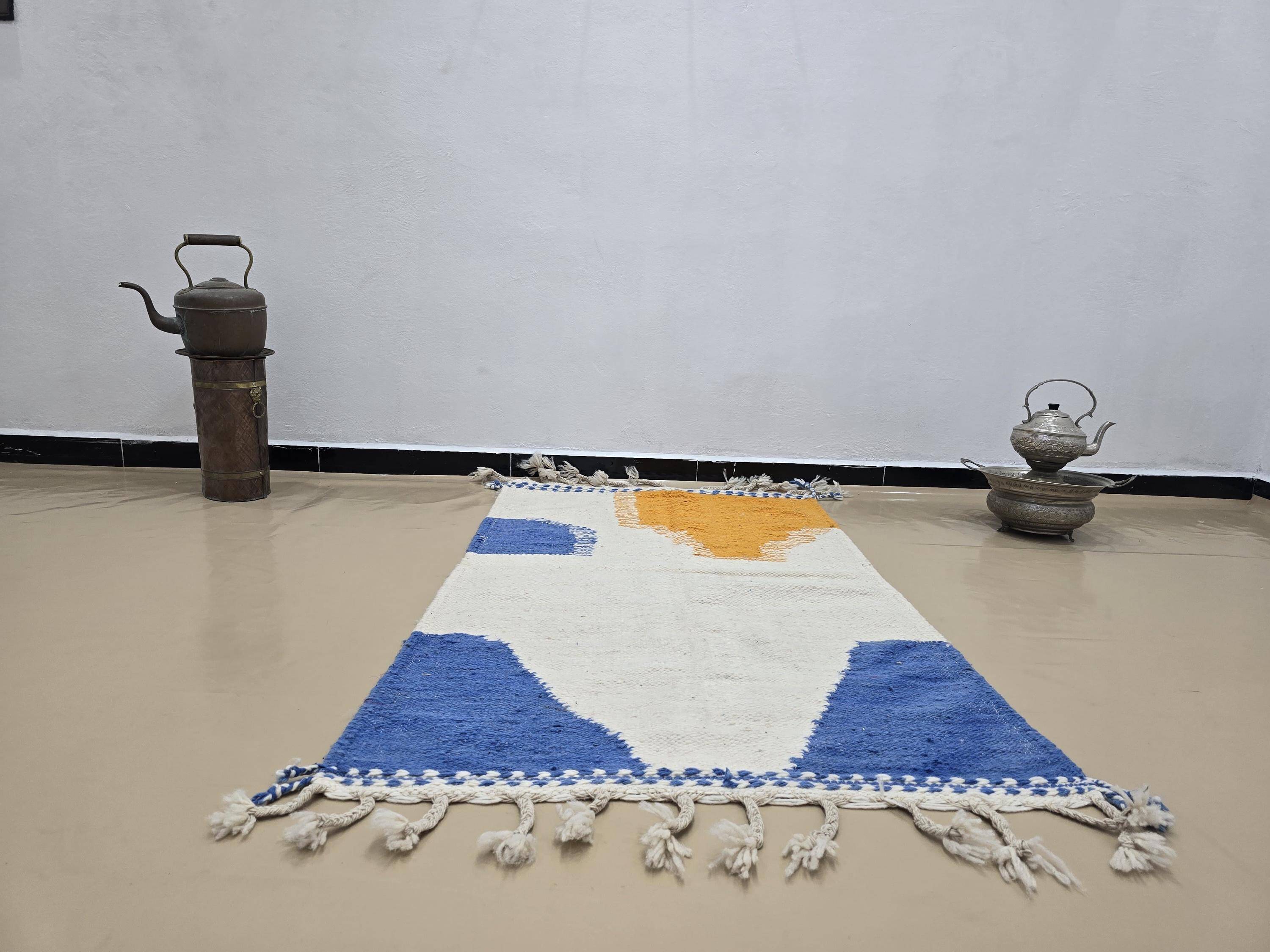 Moroccan rug 100% wool, handmade, 250x150 cm, superior quality.