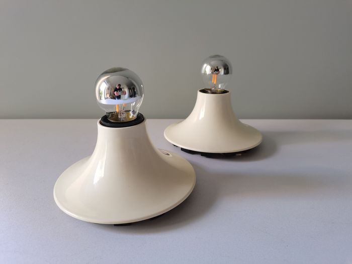 Paire d'appliques artemide "teti" de Vico Magistretti