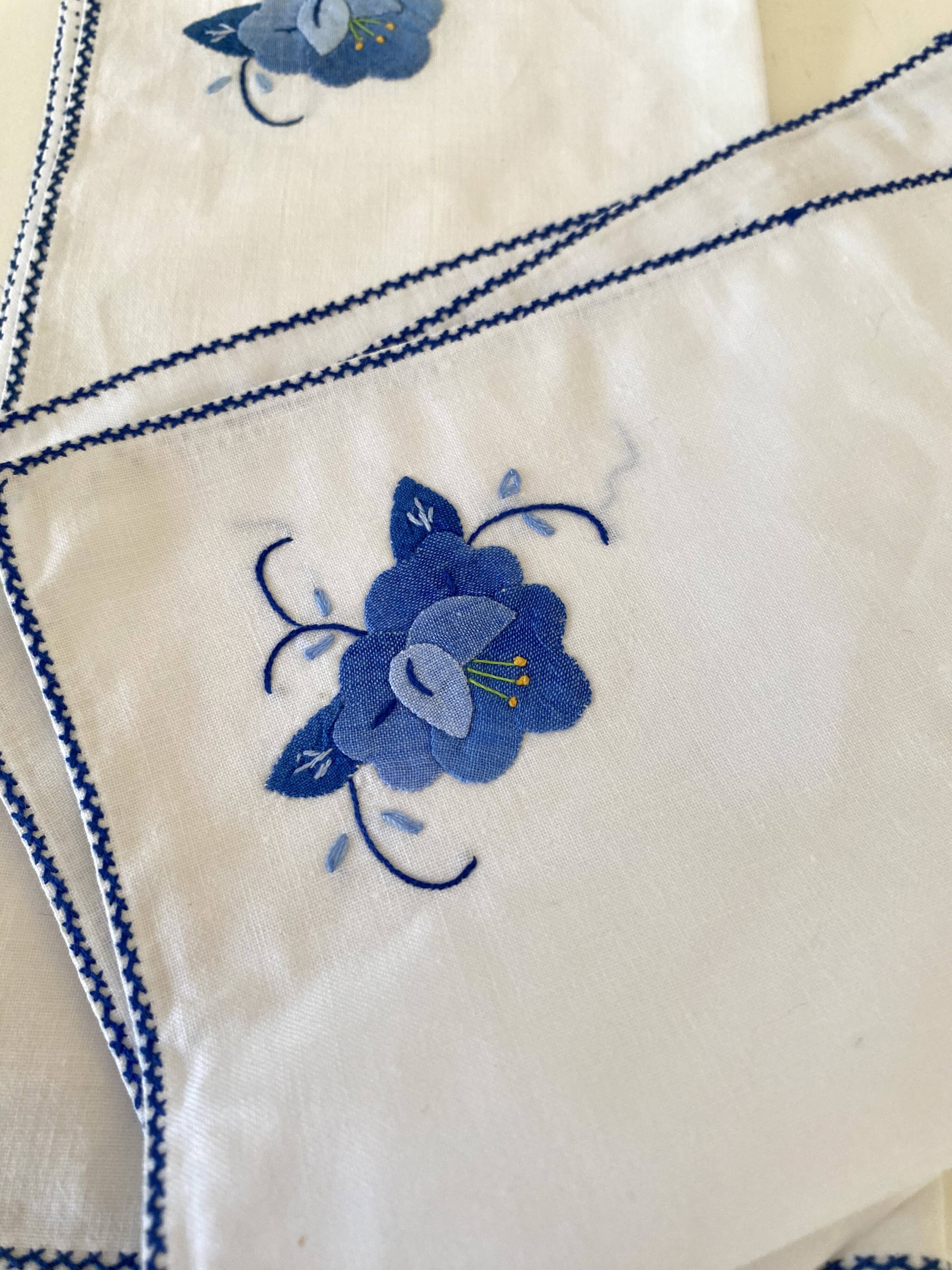 6 embroidered percal napkins, 28 cm