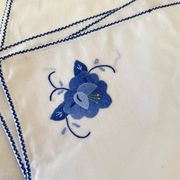 6 embroidered percal napkins, 28 cm