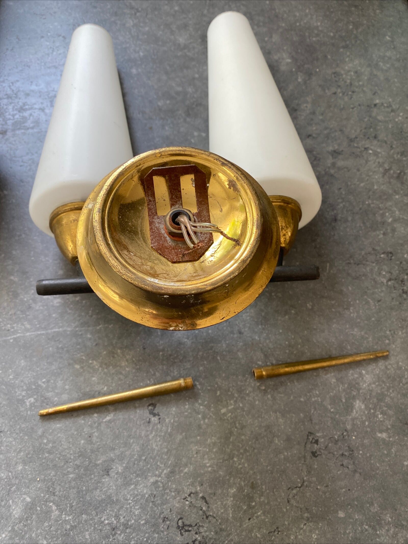 Brass and opaline wall lamp 1950/60
