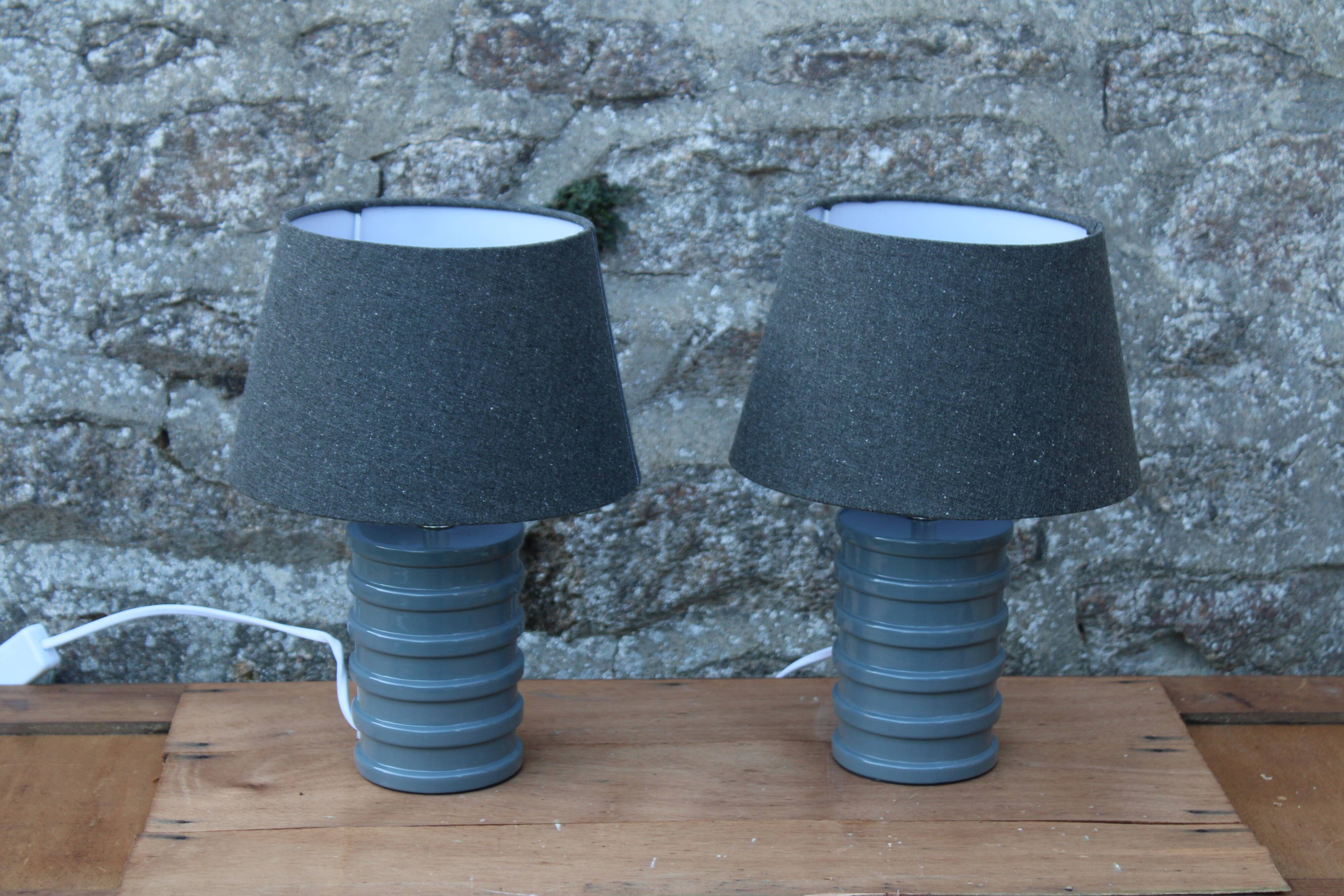 Pair of grey ceramic lamps & mottled grey lampshades – Contemporary design
