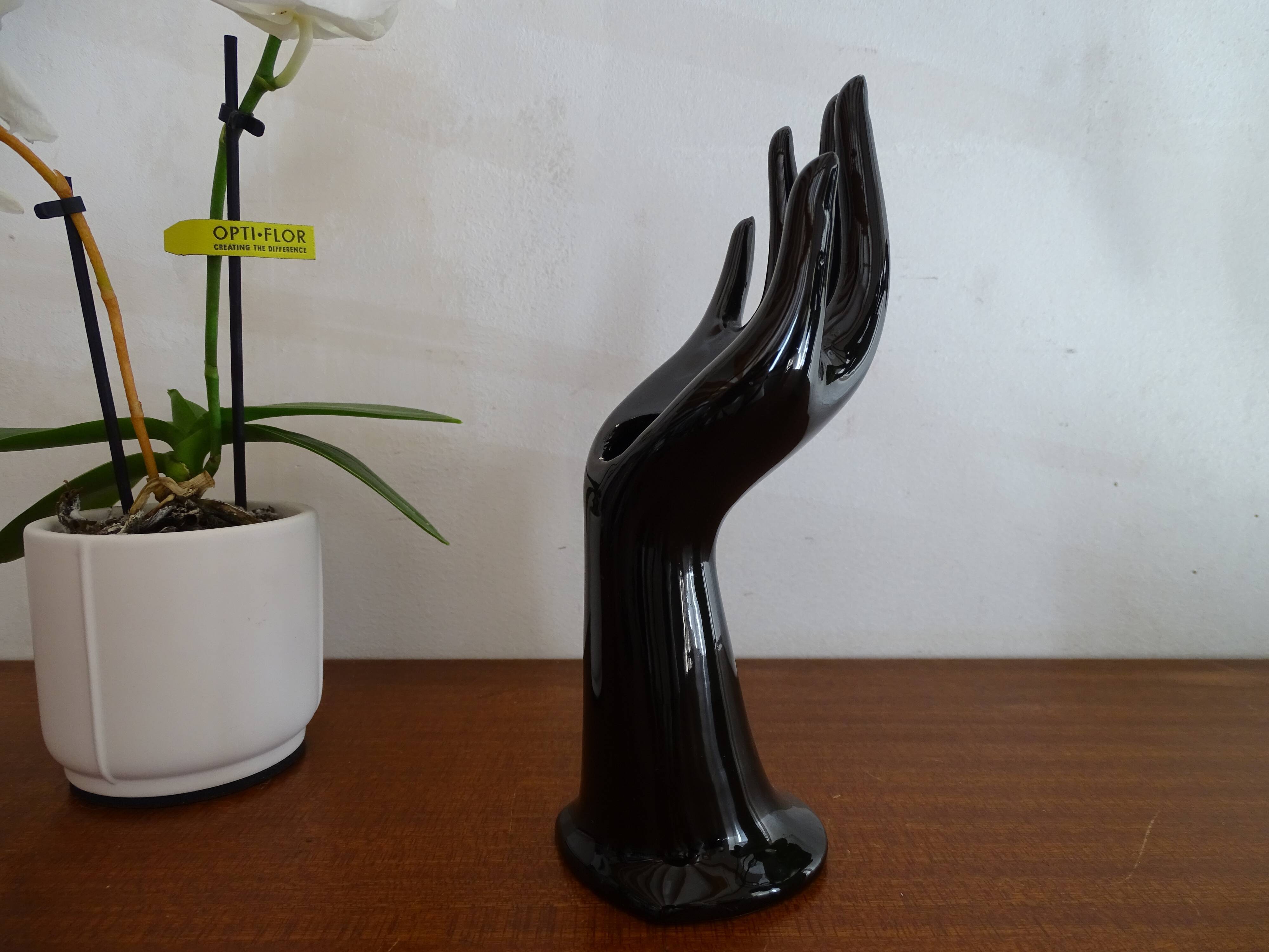 Hand ceramic black vintage ring holder