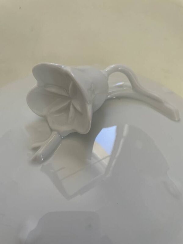 Soupière Muguet Lalique blanche