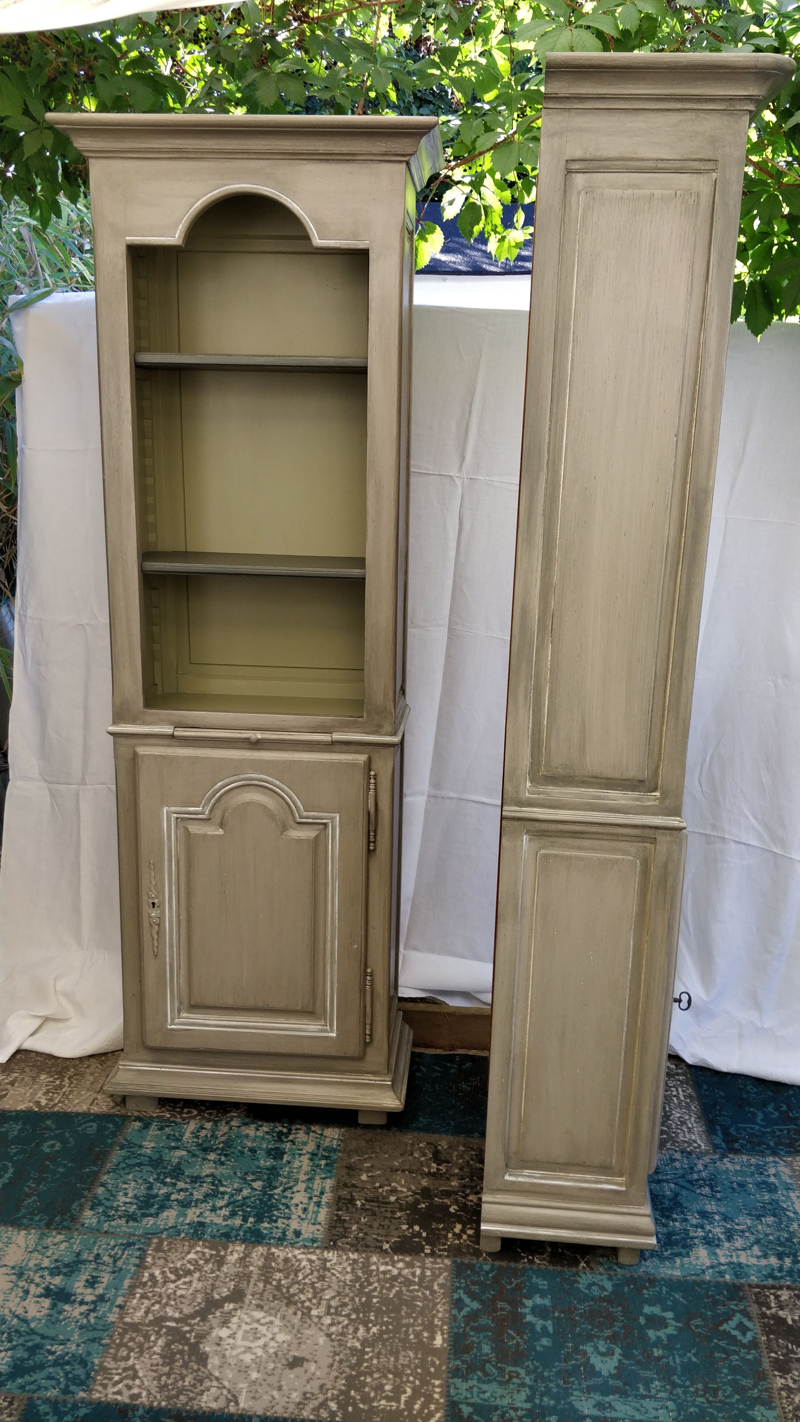 Pair of old-time-skated libraries