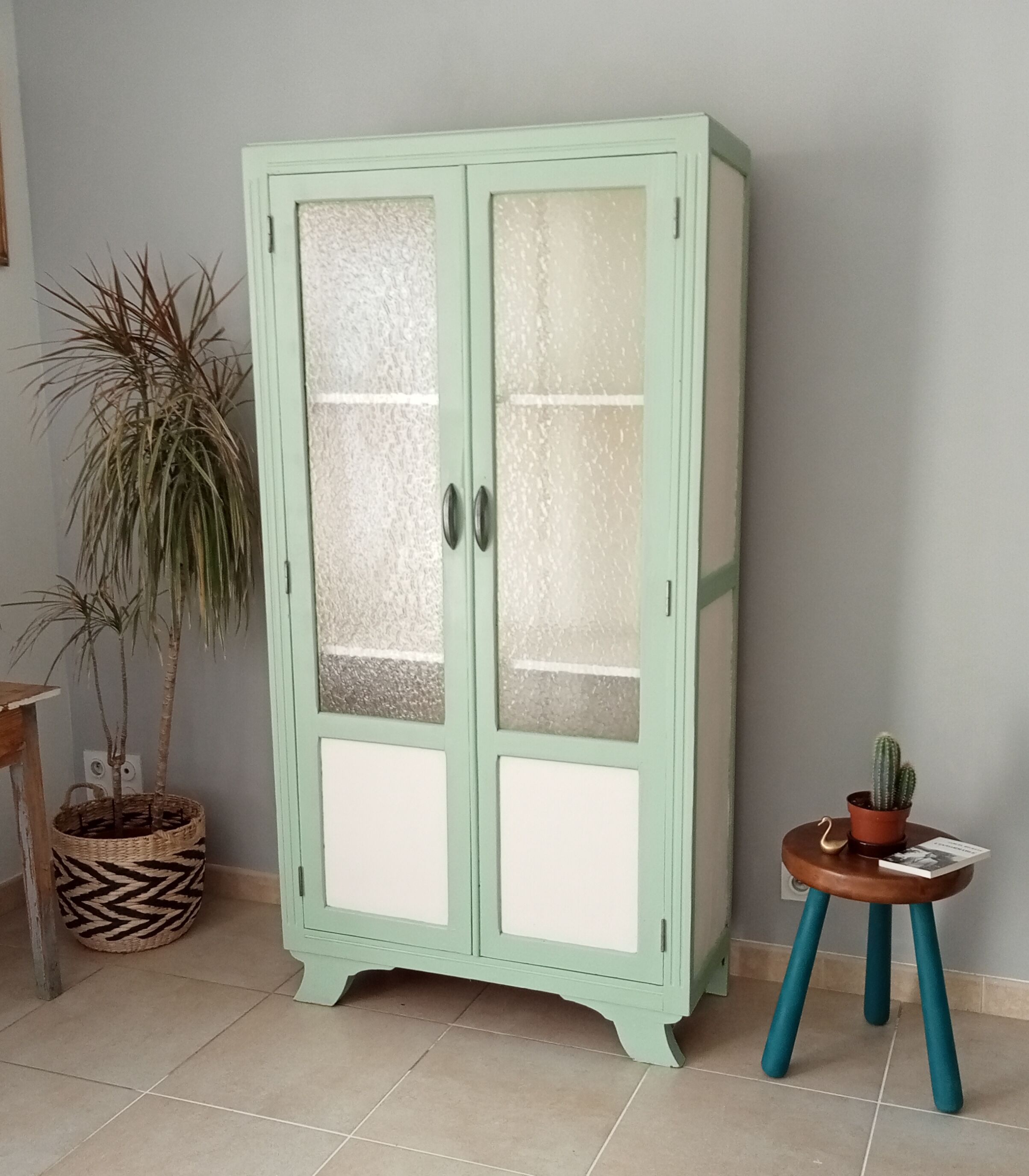 Art Deco glass cabinet 50s