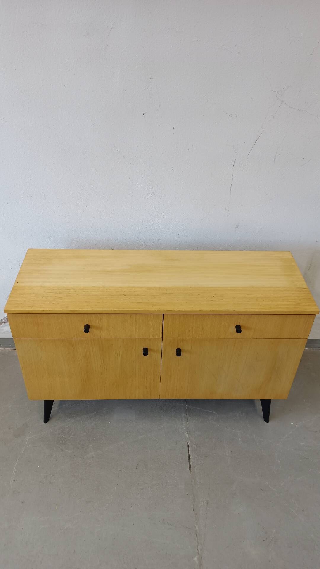 Clear buffet with 2 doors