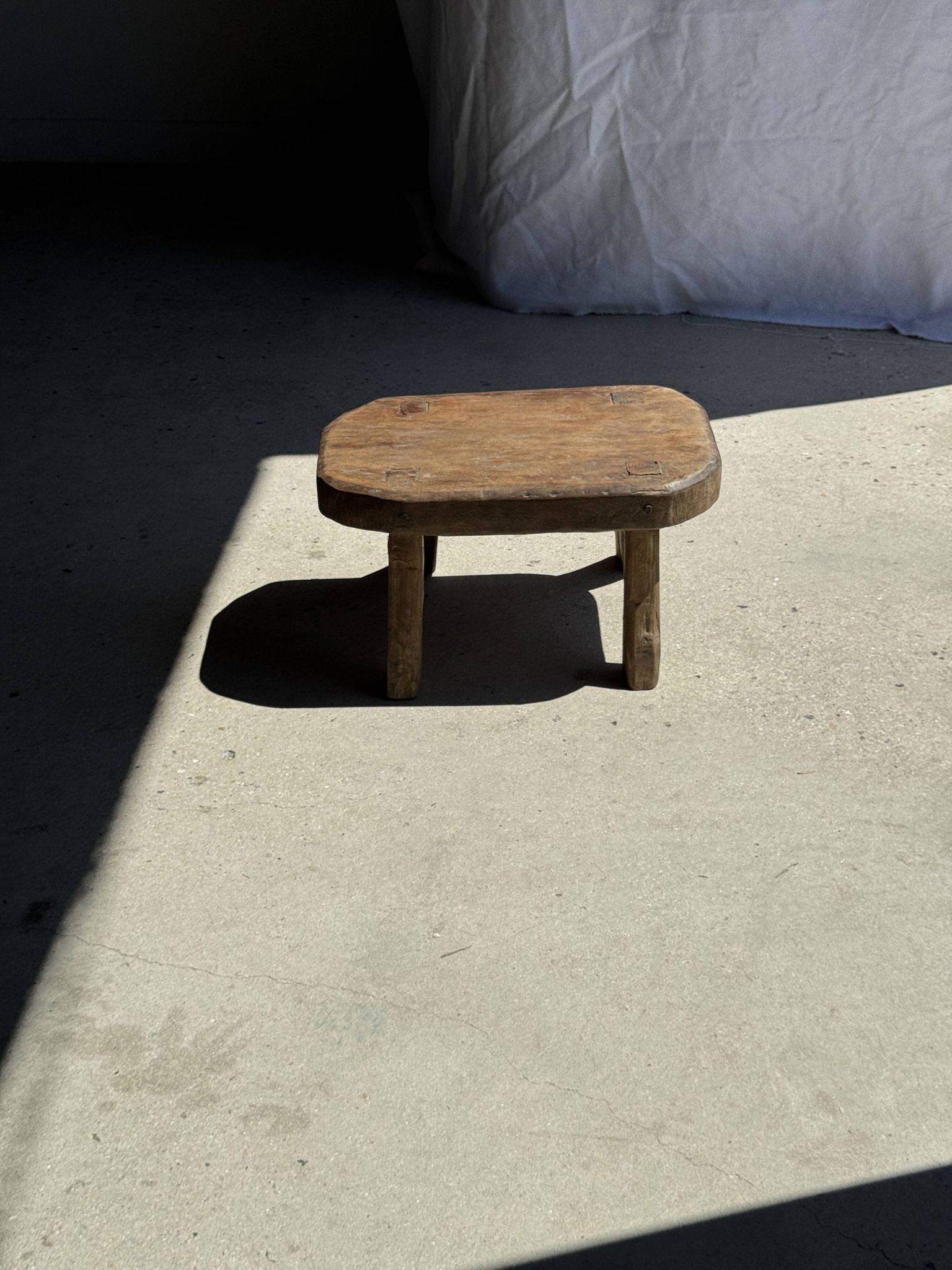 Small stool, oval solid teak accent stool wabi-sabi H25 45x31.