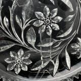 Plat en verre travaillé motif fleurs