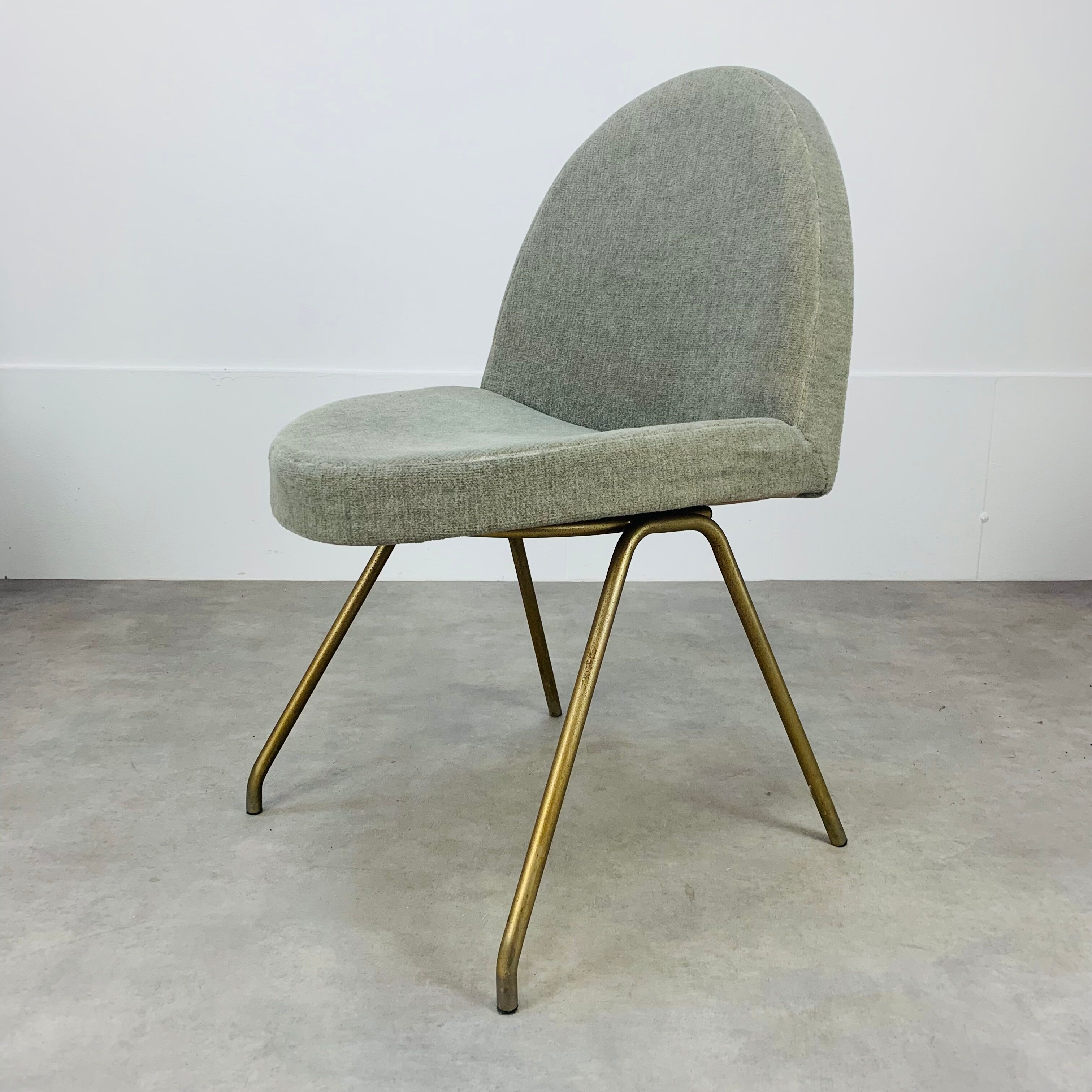 Chair 771 by Joseph André Motte called "tongue" for Steiner