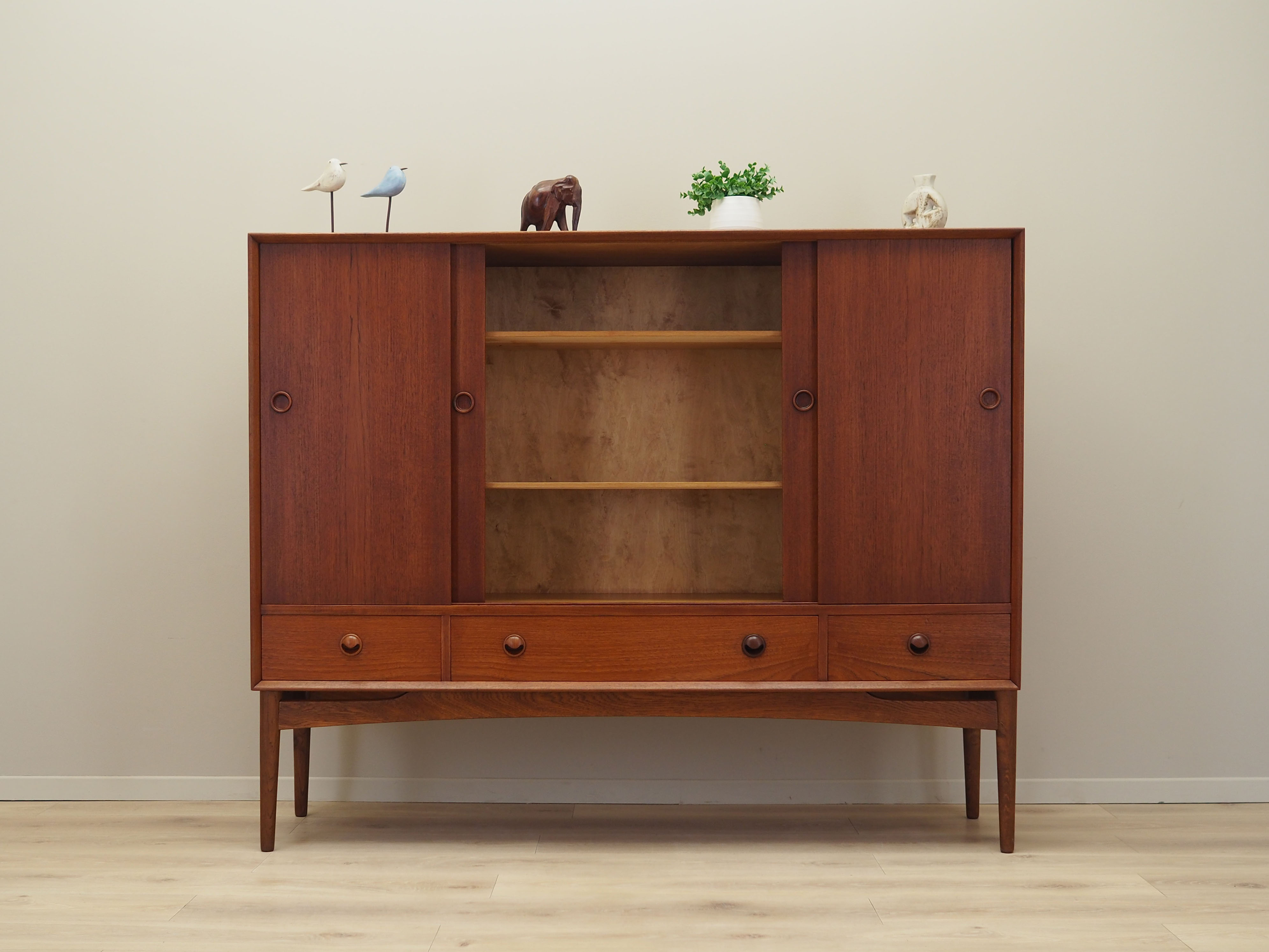 Enfilade en teck, design danois, années 1960, Danemark