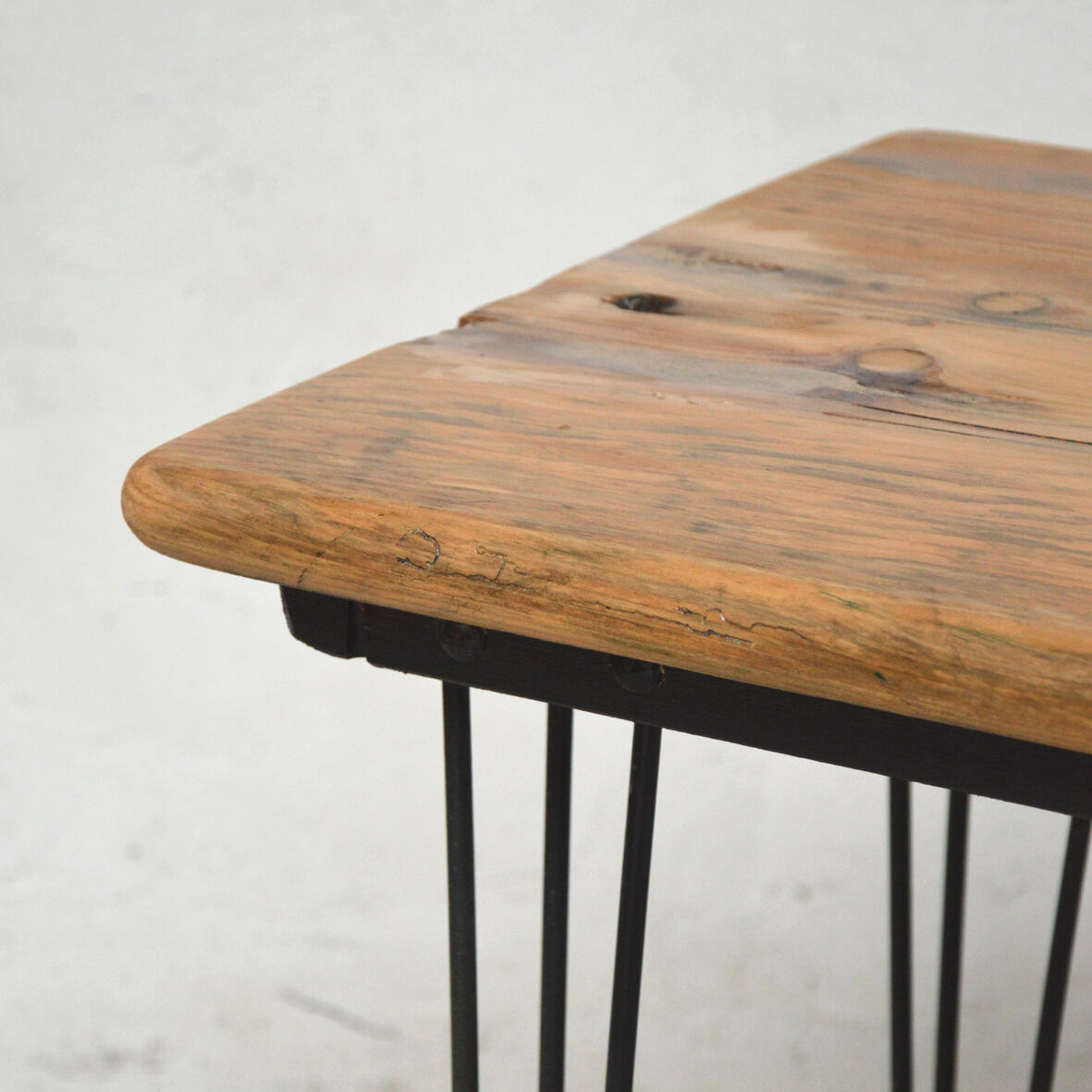 Industrial desk, feet eiffel
