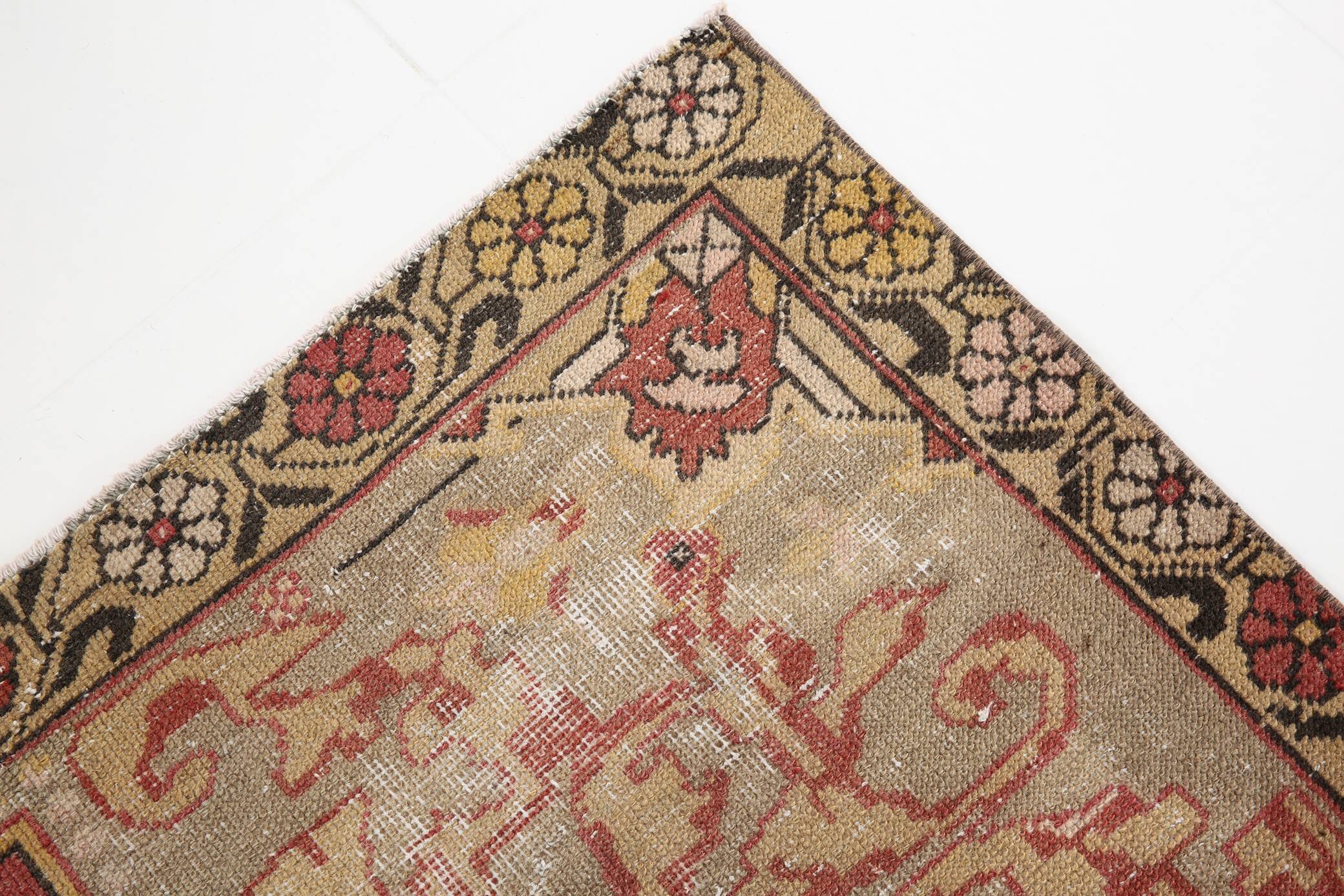 Tapis oriental vintage anatolien rouge bordeaux et noir, laine fait main