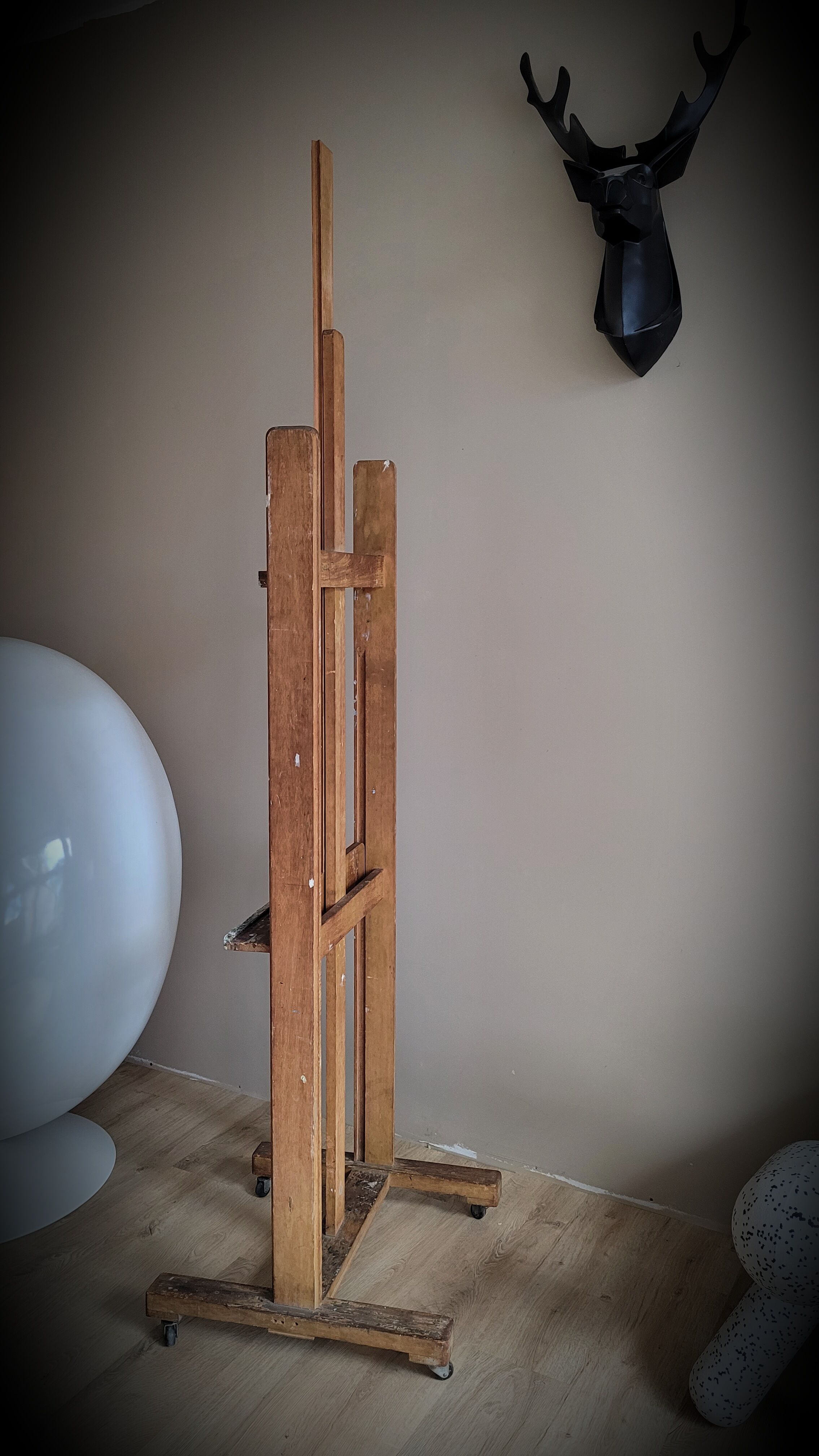 Belgian painter easel