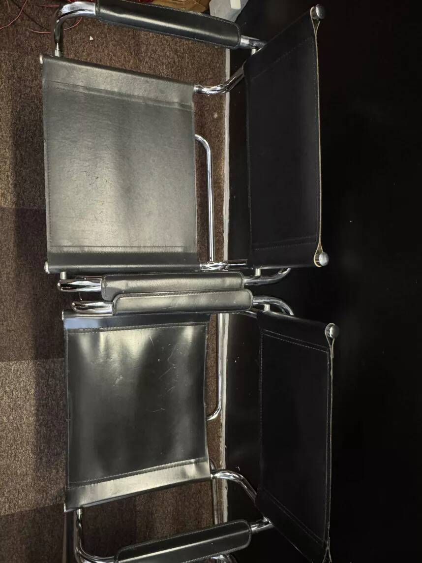 Set of 4 Armchairs in the style of Marcel Breuer – sled base