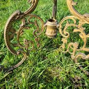 Table ronde en marbre et bronze doré