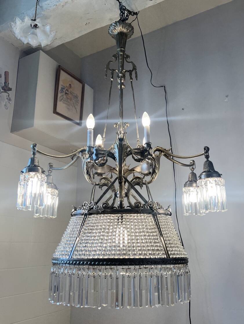 Large chandelier counter, billiards, casino