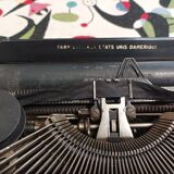 Remington Portable Typewriter 3 USA 3030s