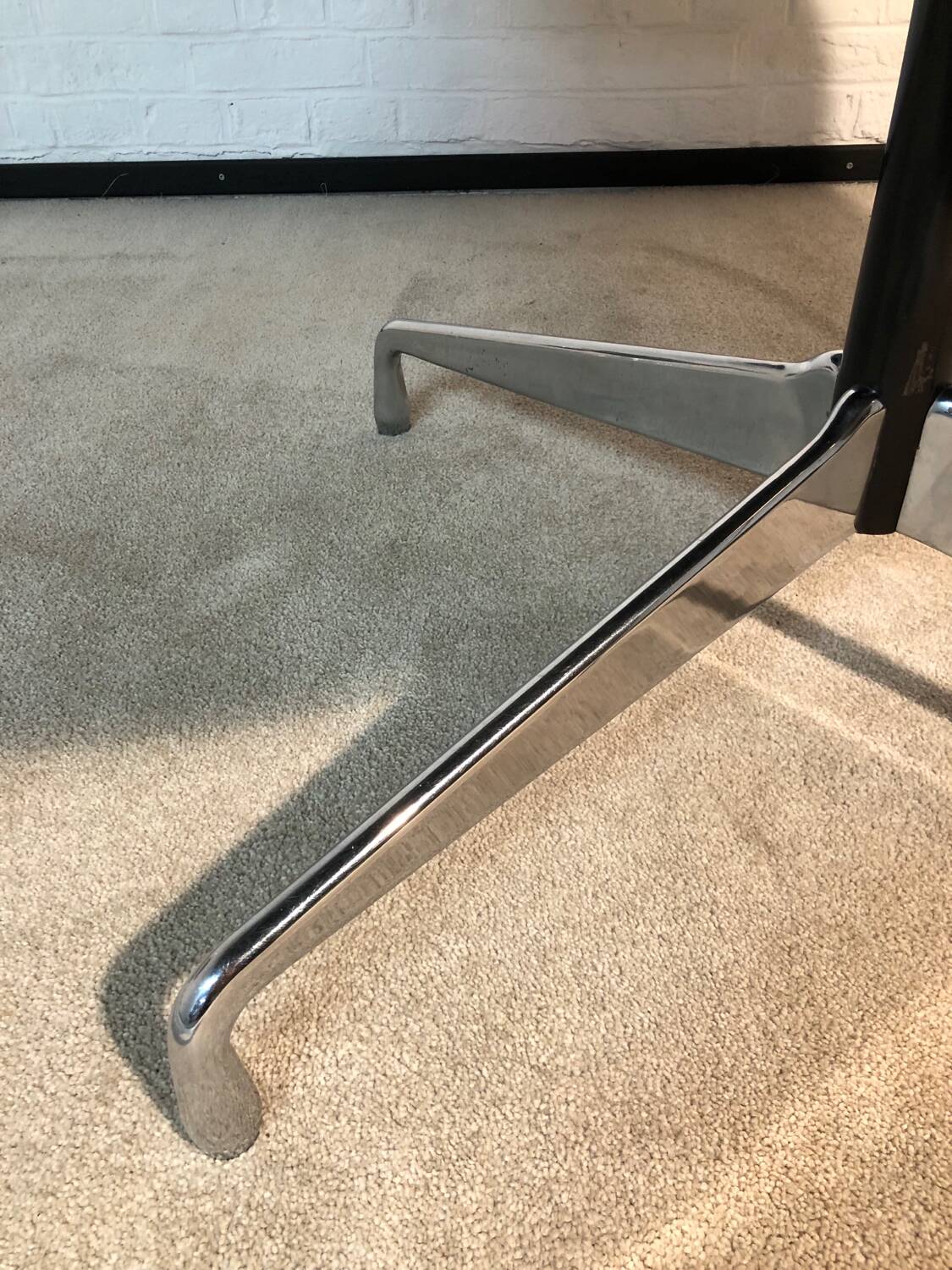 Round table 120cms by Eames, edition Herman Miller 1970