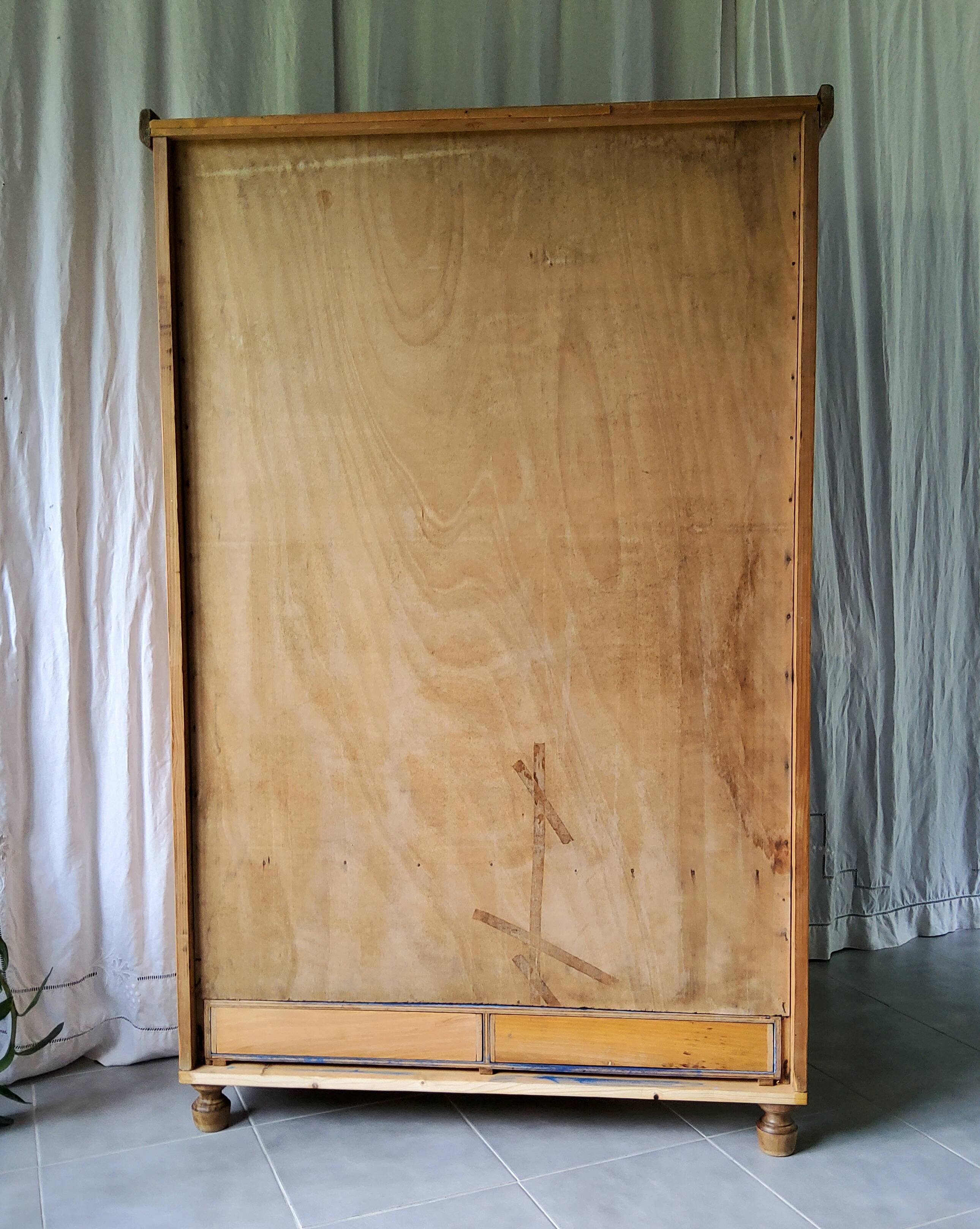 Glass-fronted bookcase