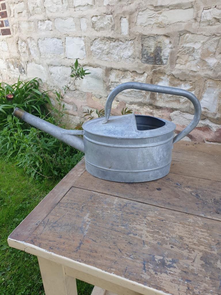 Zinc watering can
