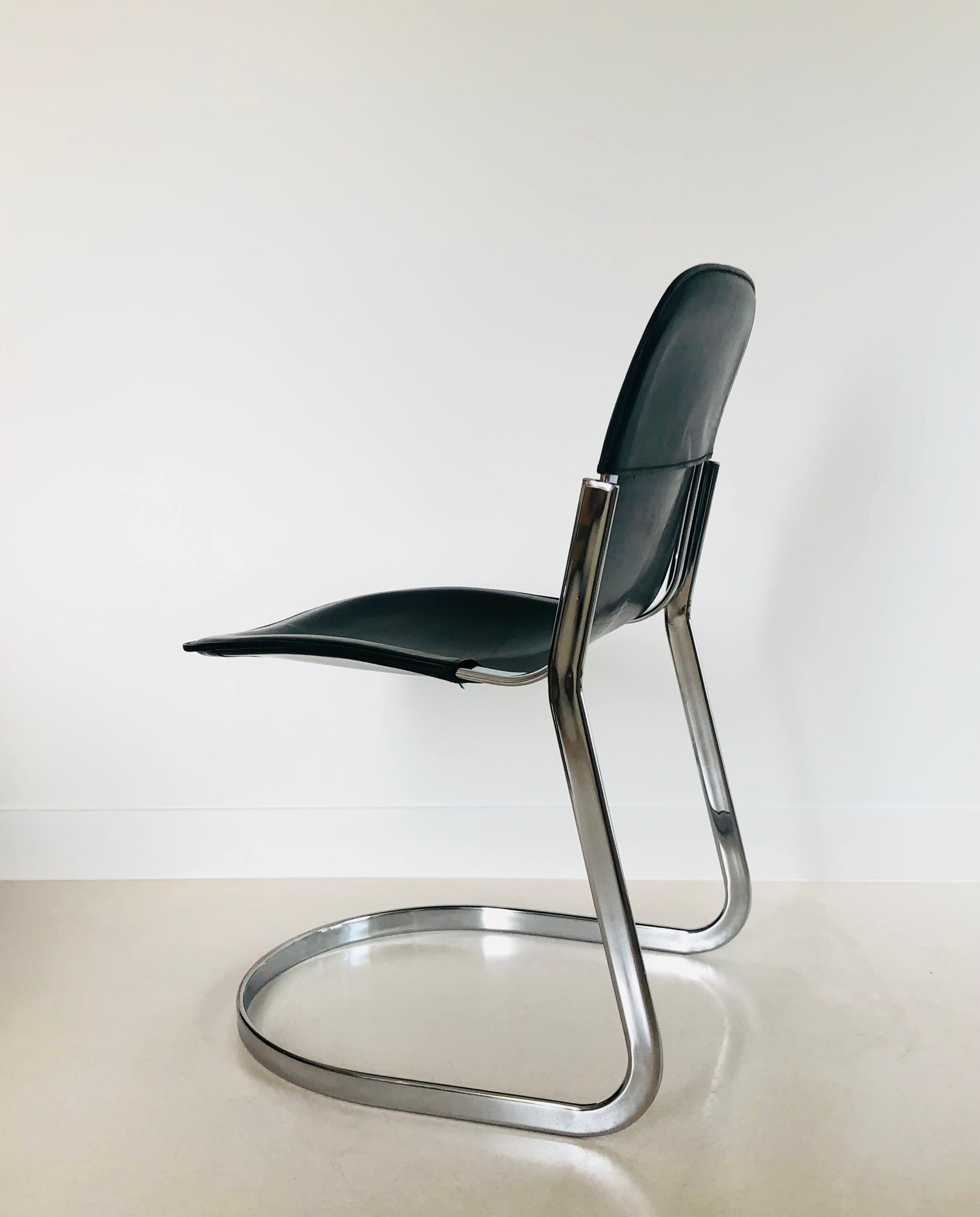 Black leather chair editions Cidue, Italy 70s