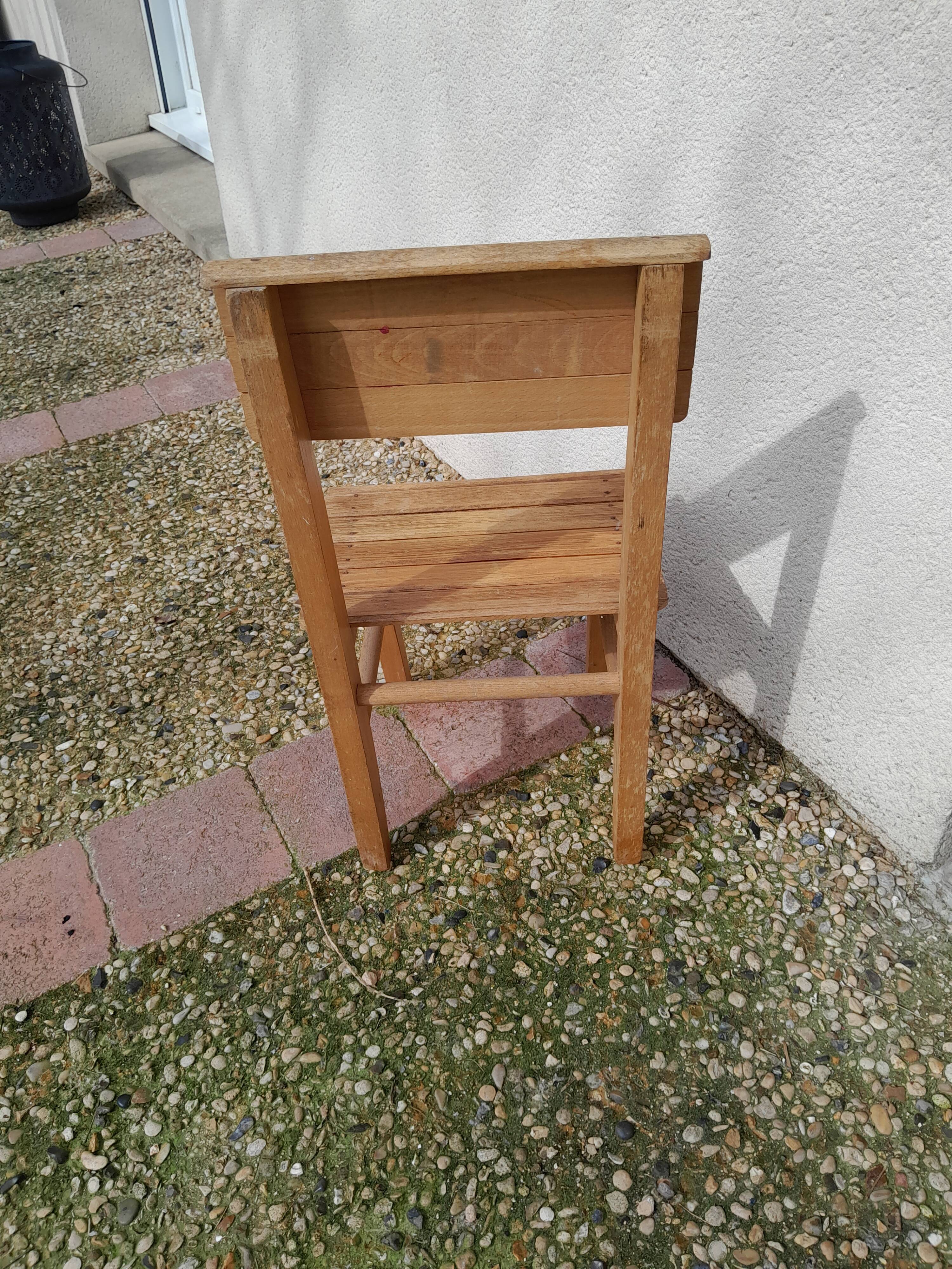 Vintage wooden children's chair from the 40s