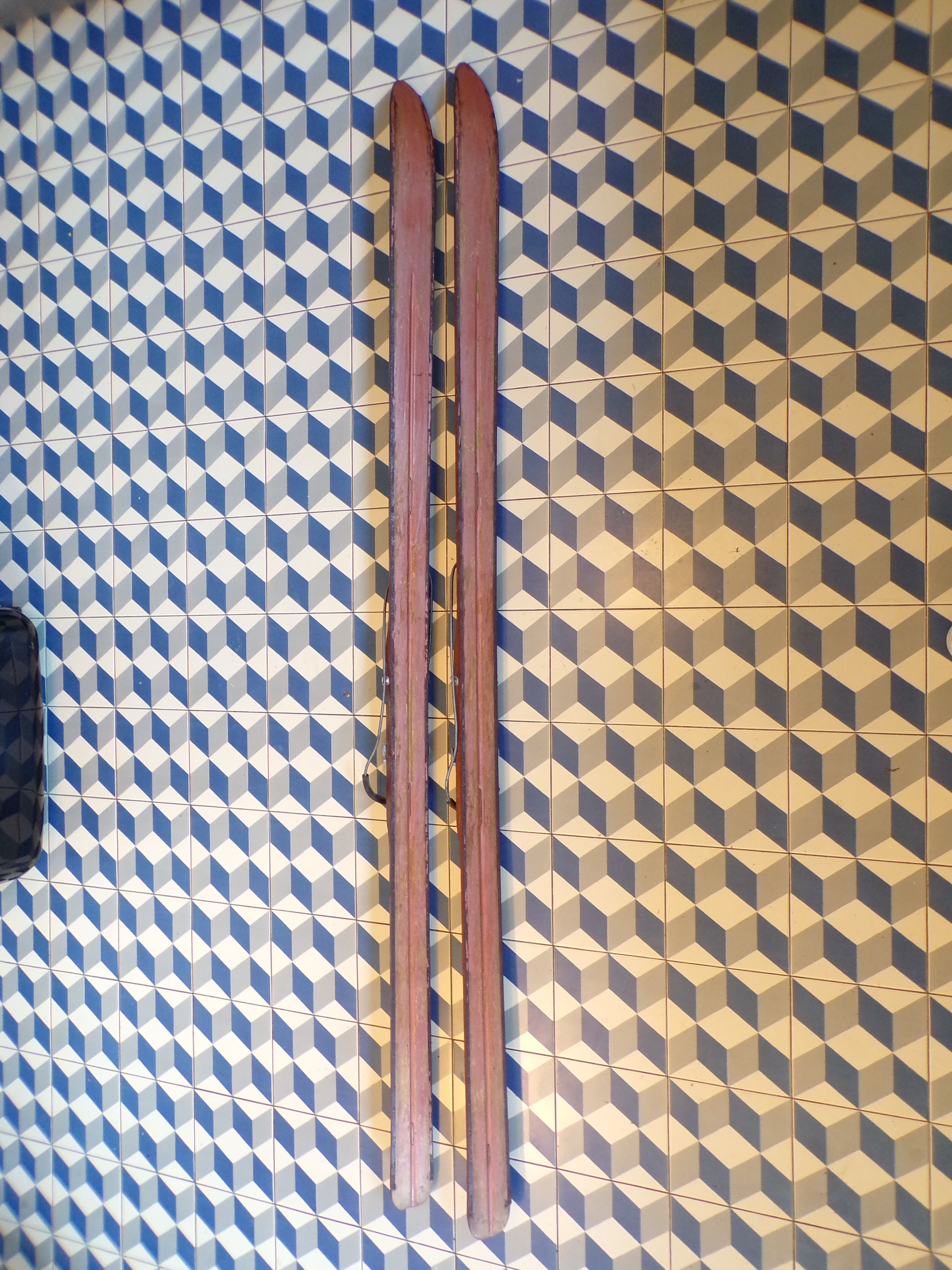 Vintage wooden skis 2.10 m