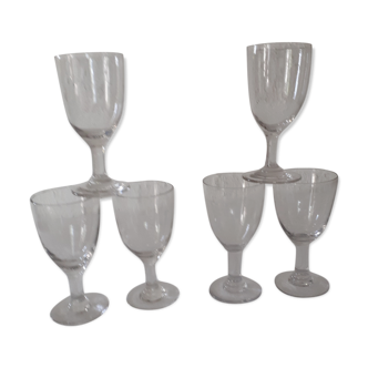 Series of 6 bubbled old glasses