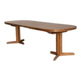 Extendable oak table