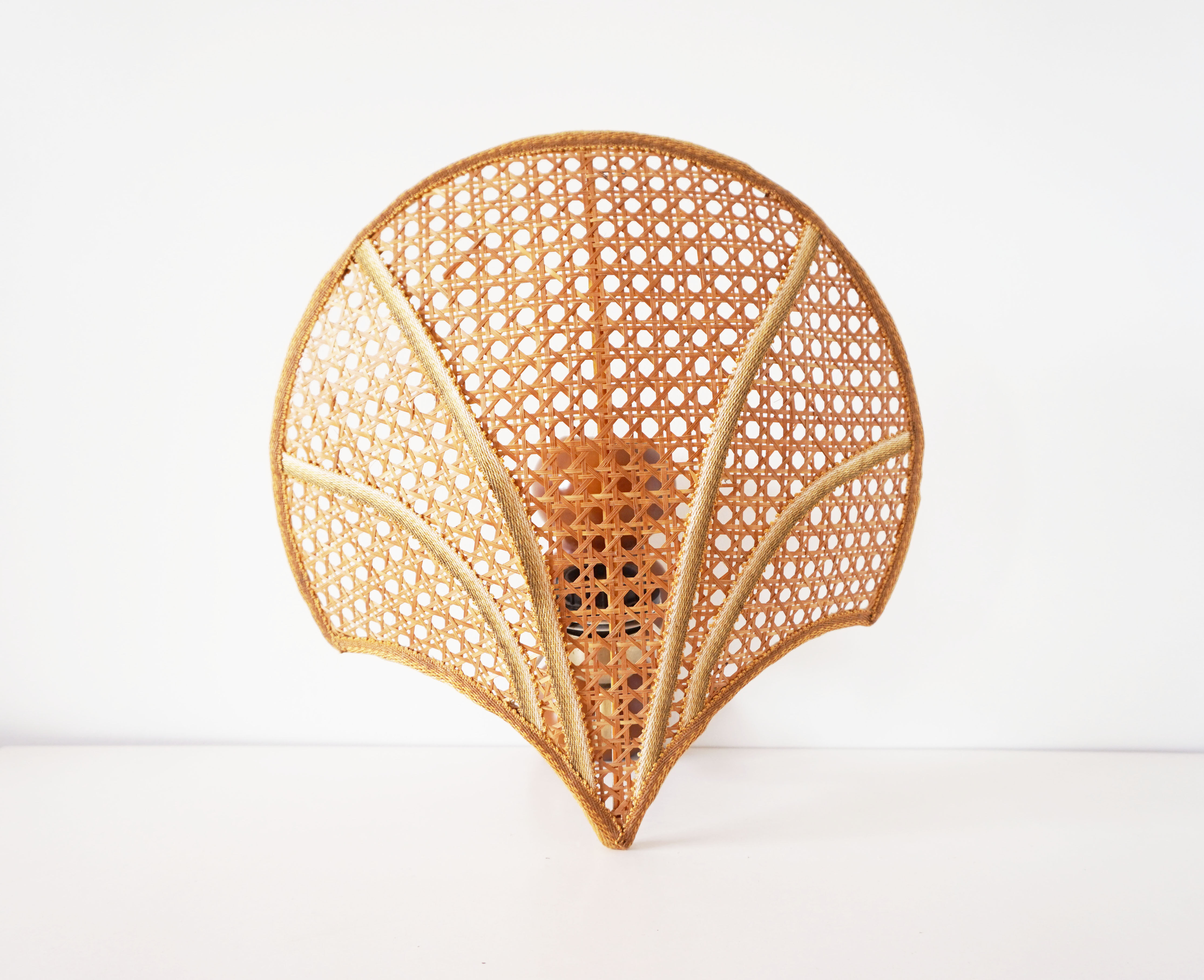 Apply shell in vintage cannage