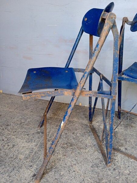 Pair of chairs industrial period 1921