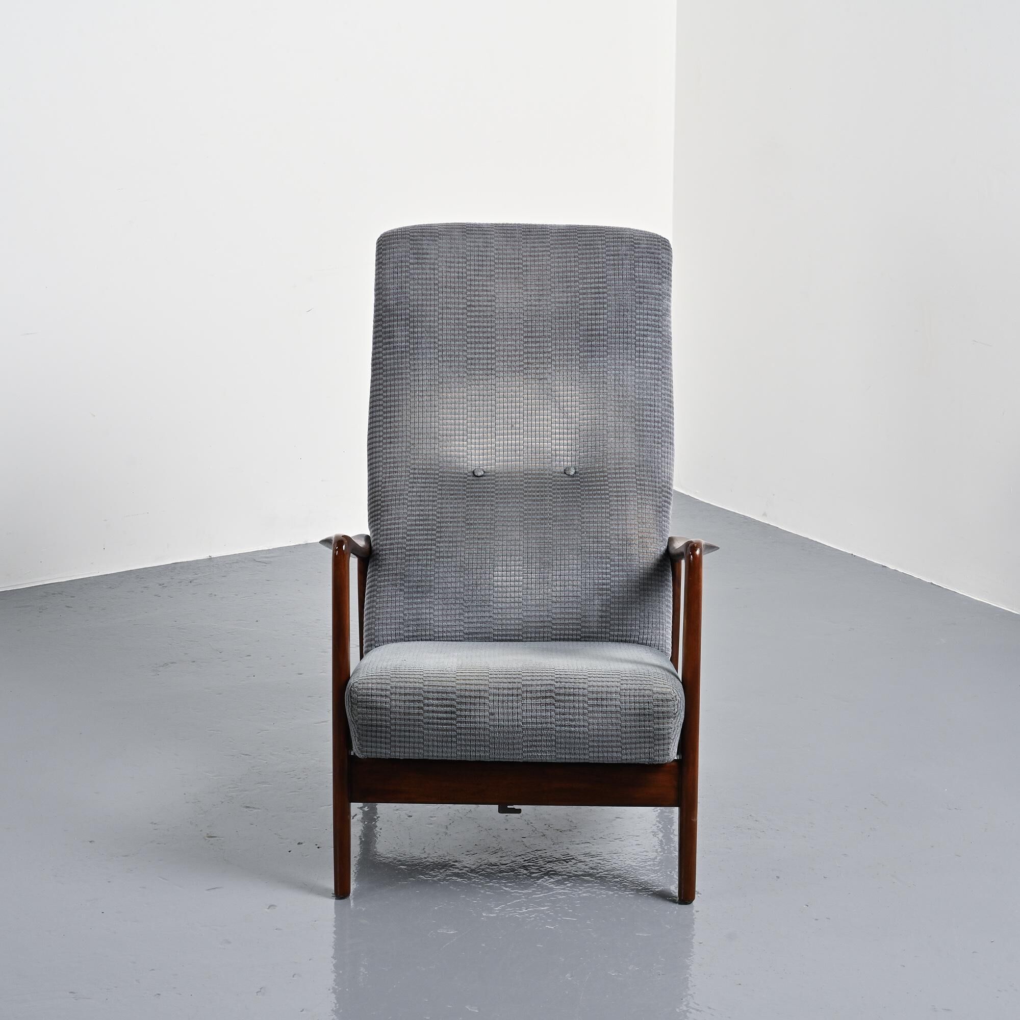 Lounge chair model 829 and ottoman by Gio Ponti for Cassina
