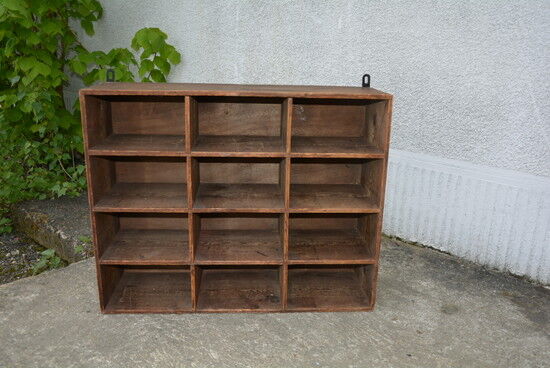 Hanging or laying locker