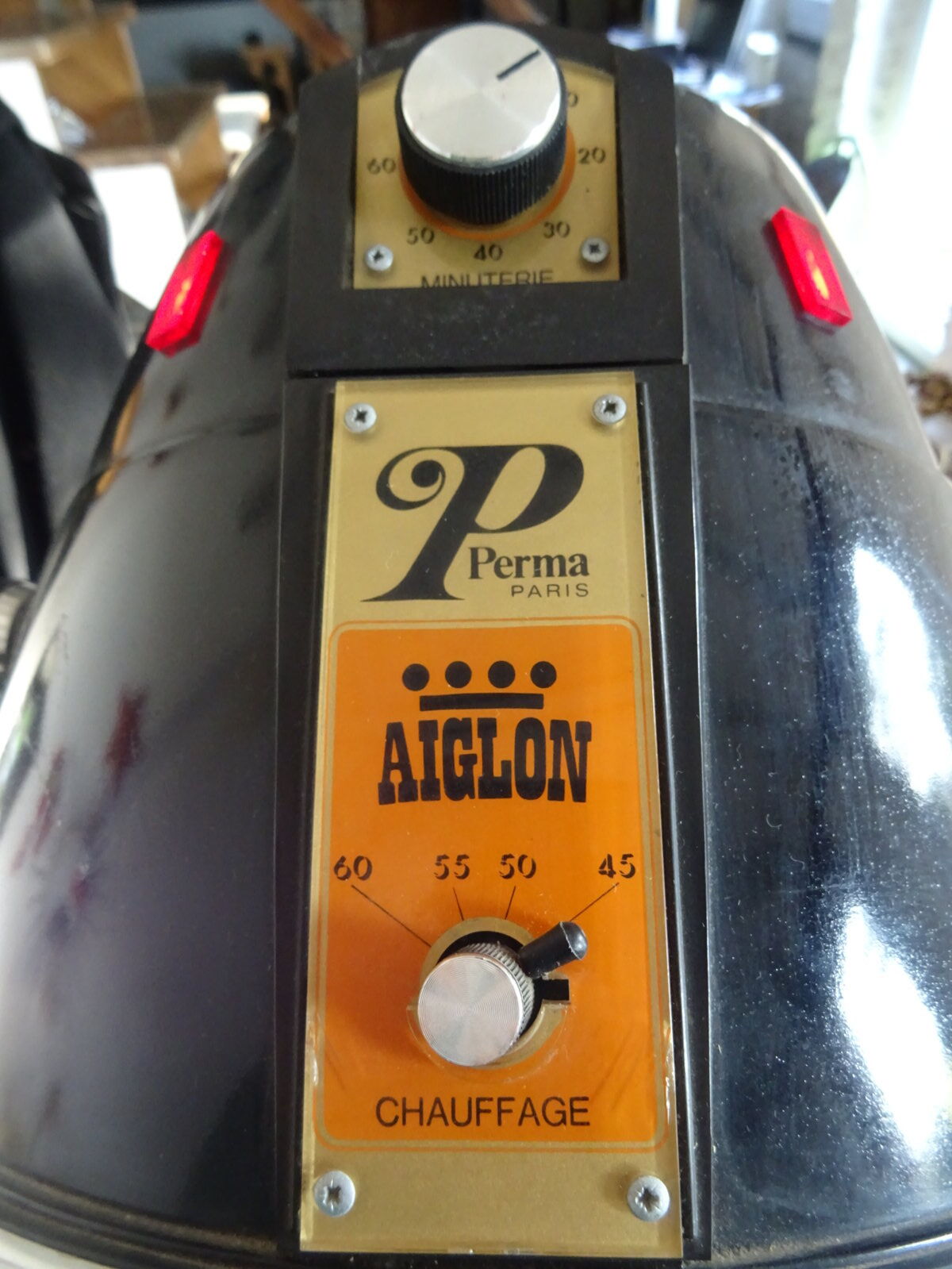 Barber's armchair 70