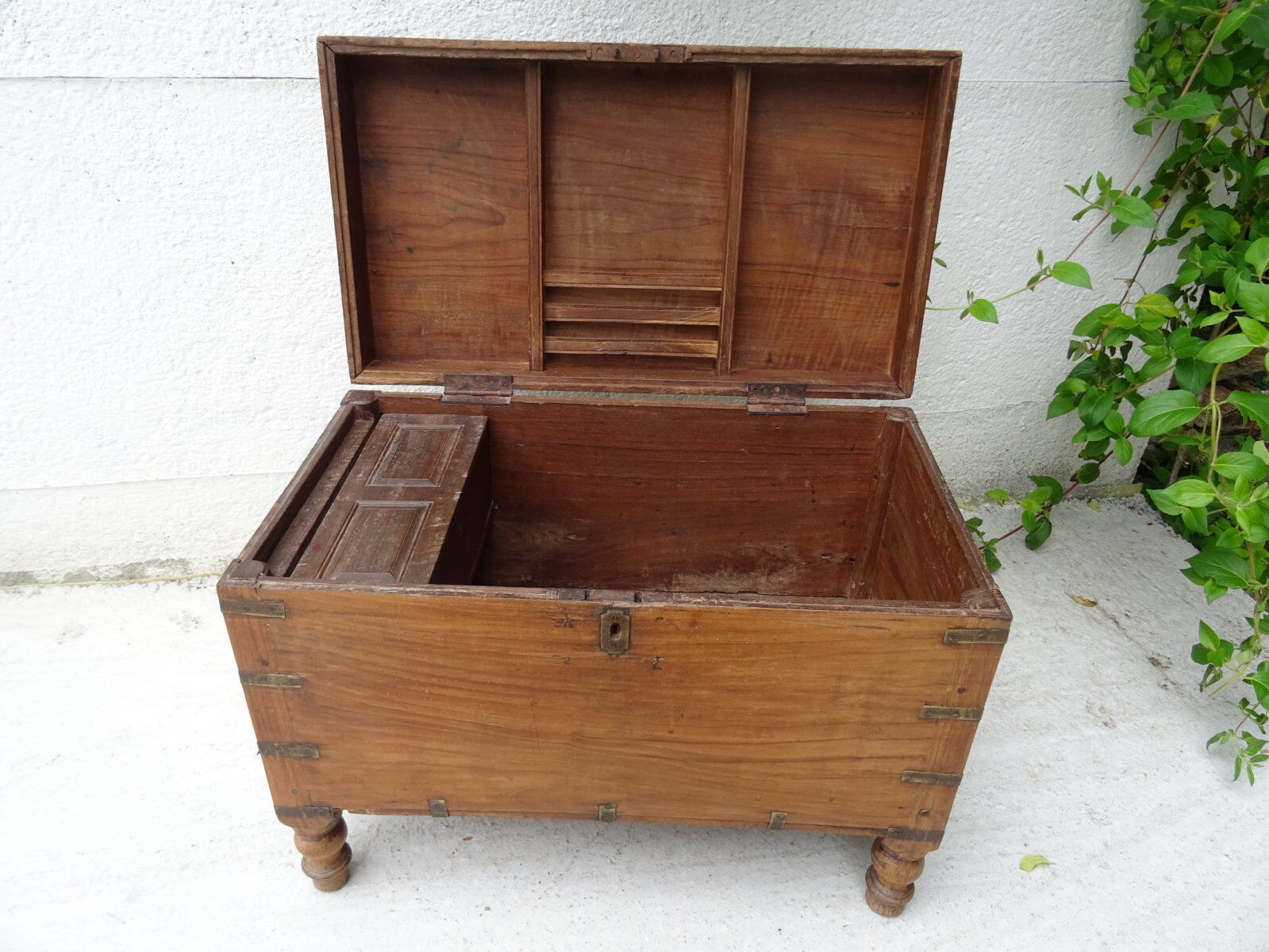 Naval officer chest in camphor