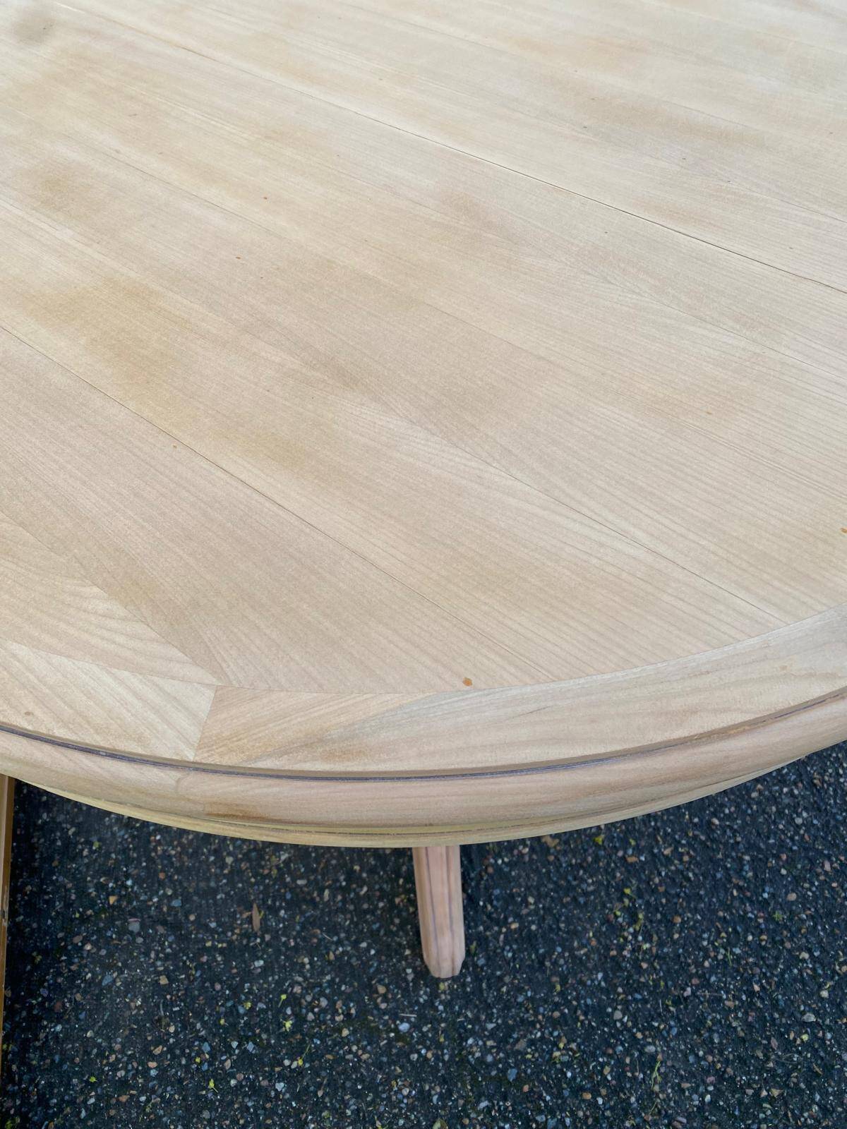 Renovated round extendable dining table with a central wooden leg, 110-210cm.